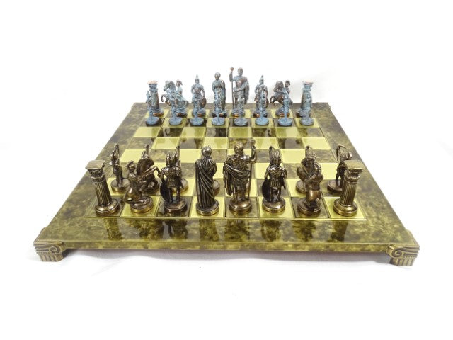 Șah din alamă Arcași 44x44cm, cu posibilitate de personalizare prin gravură - cadou de lux pentru pasionații de mitologie și strategie, piese realizate manual de înaltă calitate