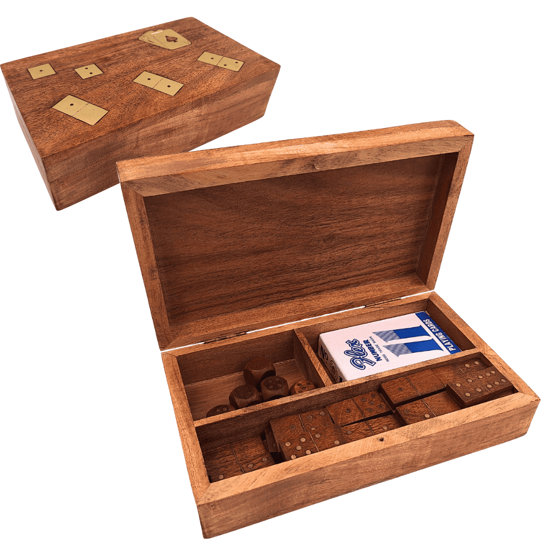 Set de jocuri 3 în 1 în cutie elegantă din lemn, cu posibilitate de personalizare prin gravură - cărți, domino, zaruri - cadou ideal pentru iubitorii jocurilor de societate - dimensiuni: 22,5 x 13 x 6 cm, acacia cu ornamente din alamă