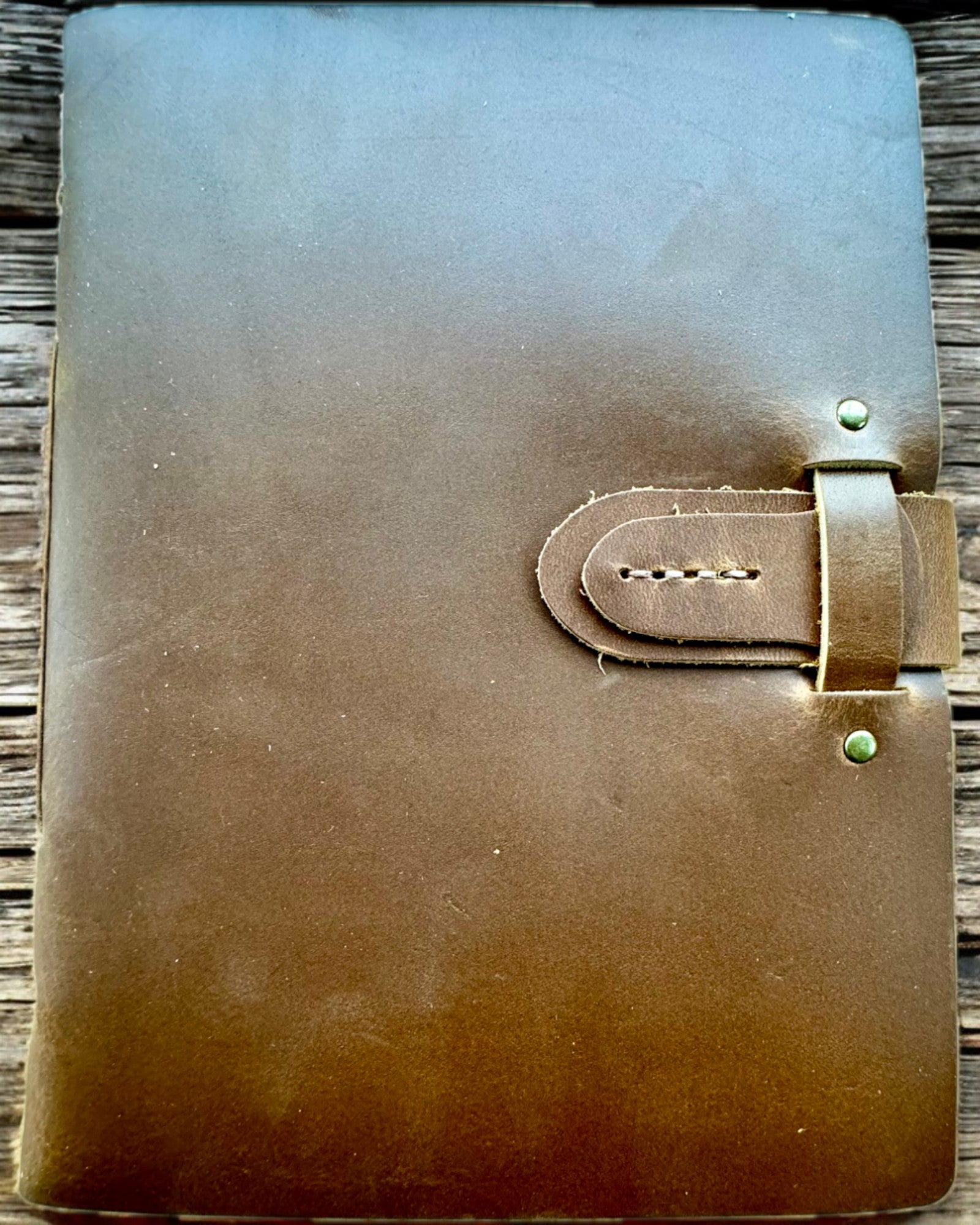Notatnik Premium "RetroNotes" – Carnet elegant din piele veritabilă - 200 de pagini, 120g, carnet, caiet de schițe, culoare maro, personalizare cu gravură