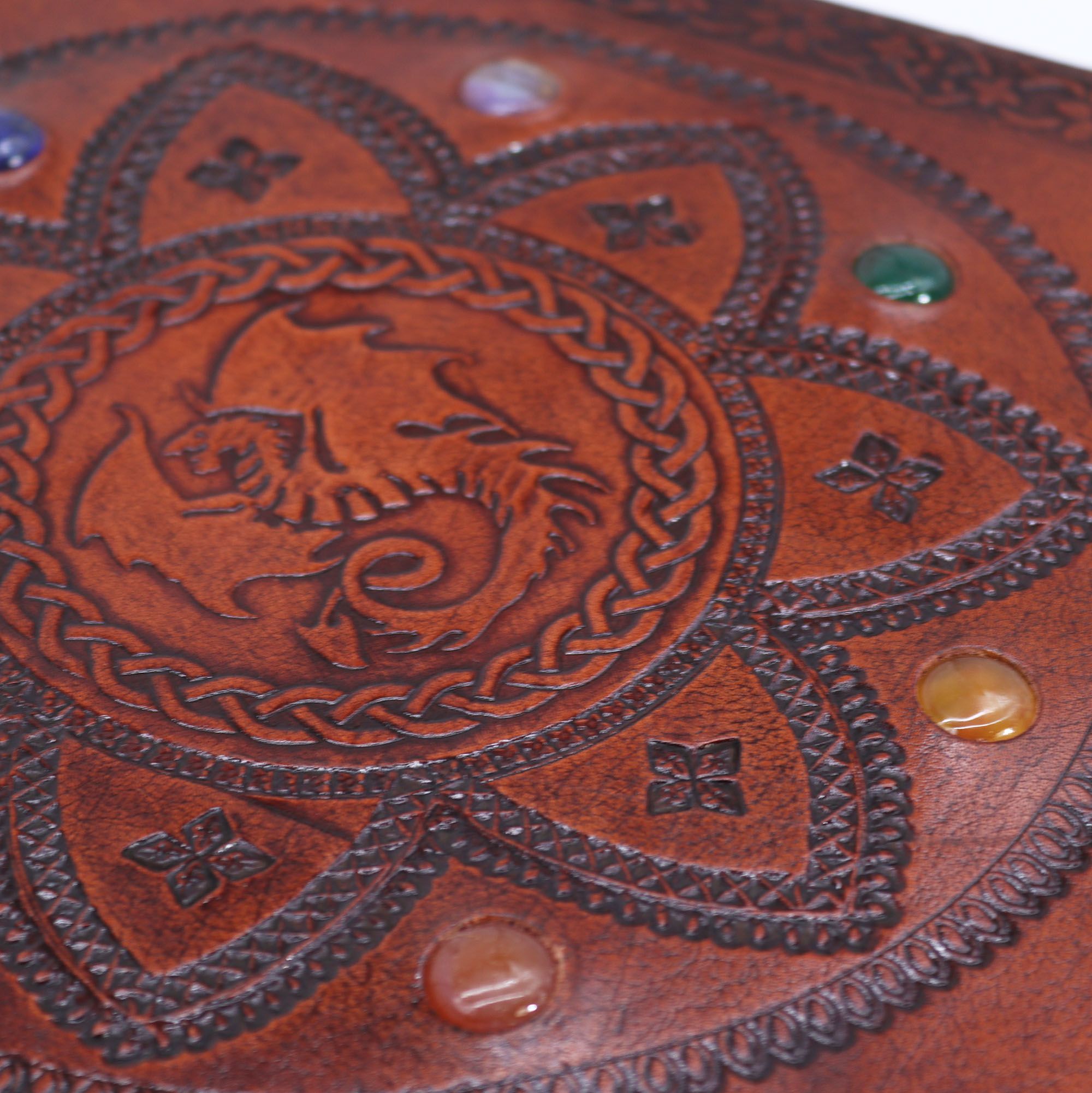 Cartea mandalei dragonului cu pietre pentru chakre - Realizată manual, piele naturală, 100 de pagini netede, 25x34 cm