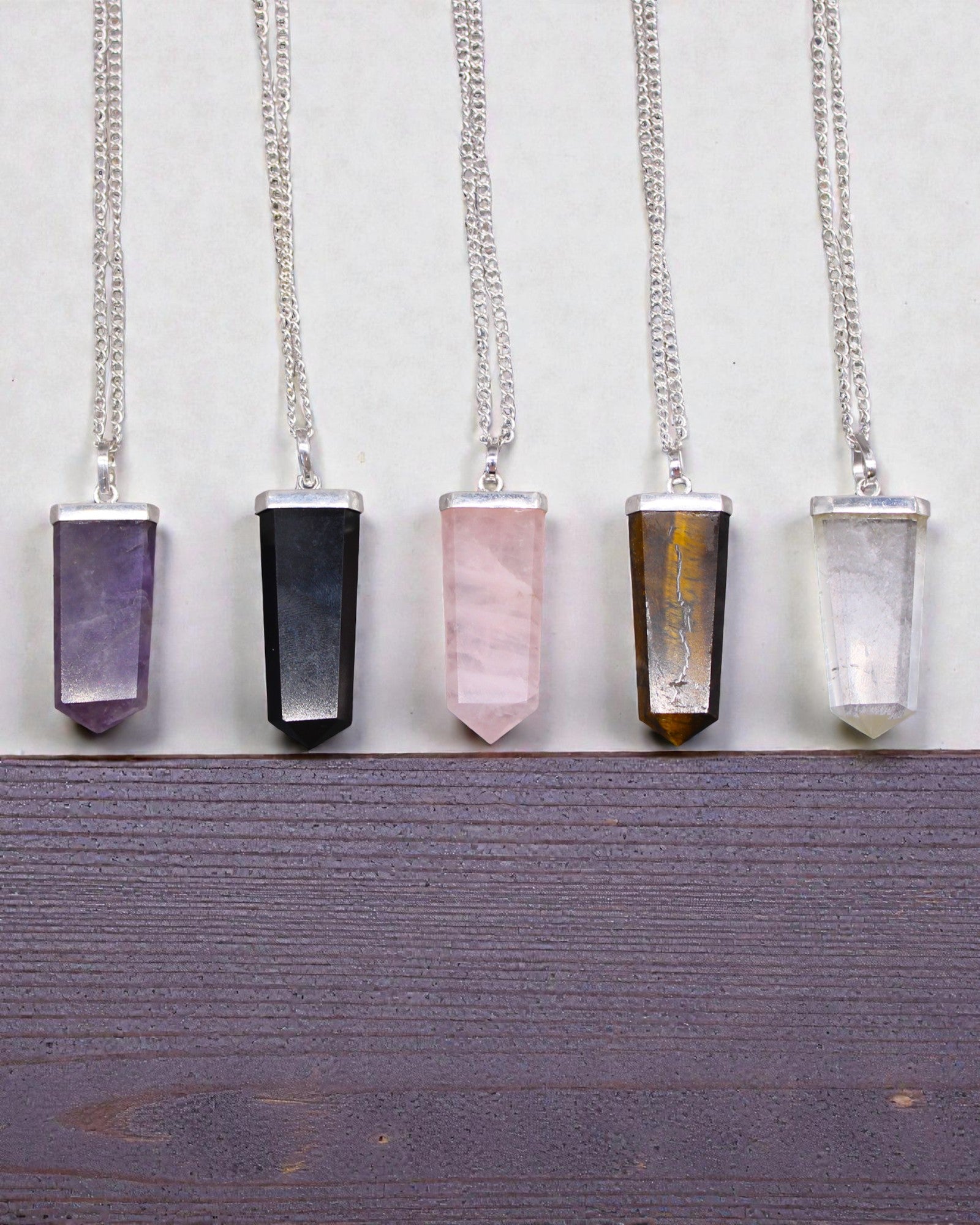 Crystal Ray – Płaski Wisior z Kwarcu Górskiego w Szlifie Kryształu