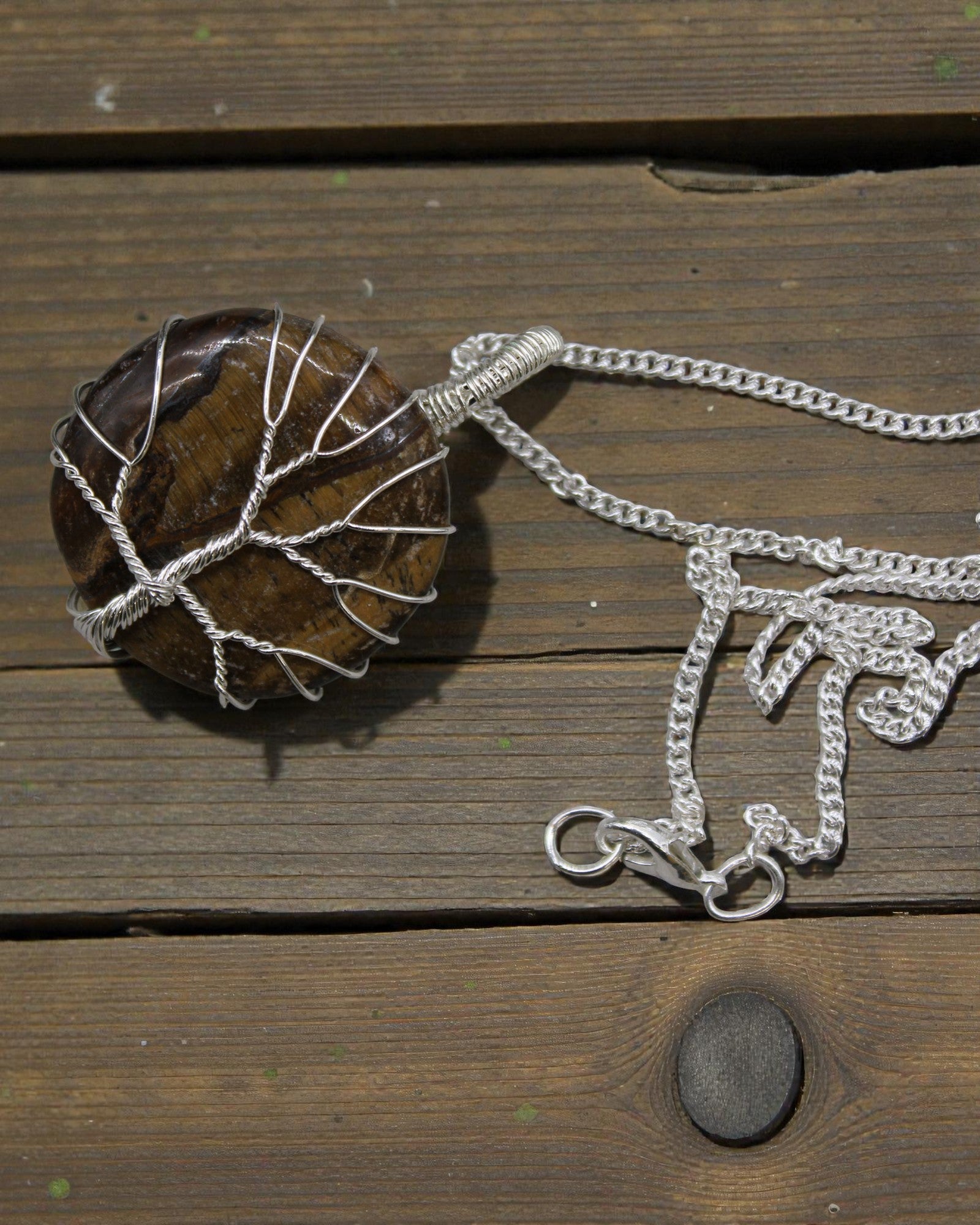 Drzewo Odwagi – Ręcznie Wykonywany Naszyjnik z Tygrysim Okiem i Drzewem Życia