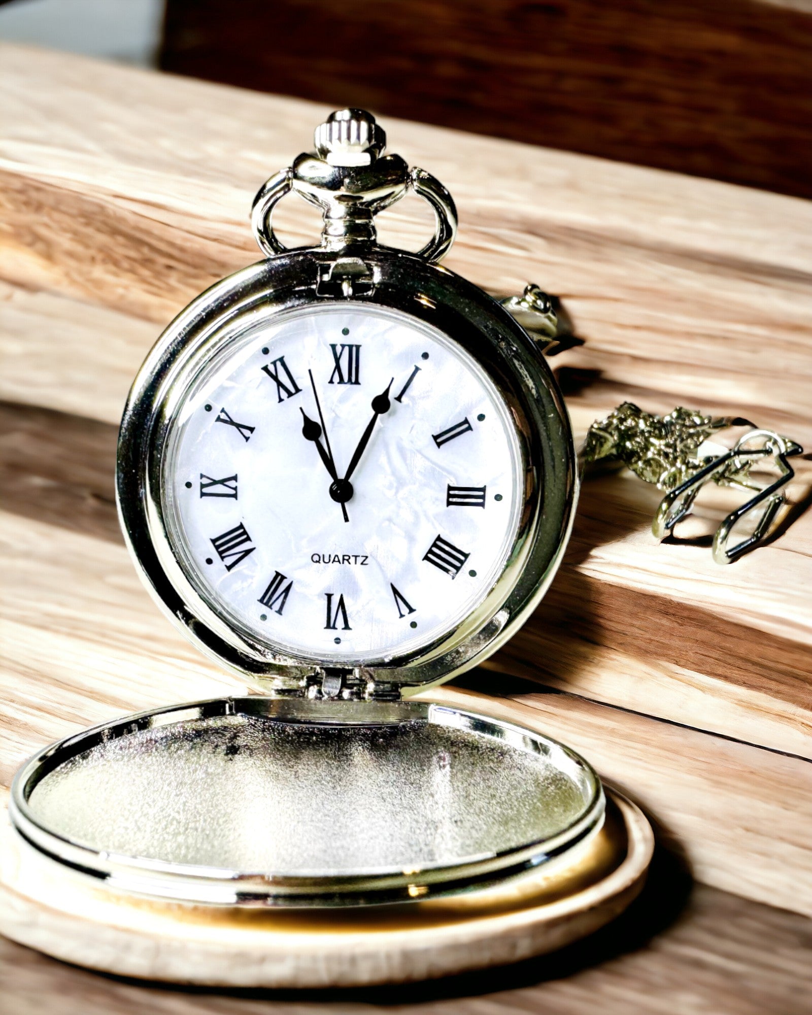 Ceas de buzunar clasic cu cifre romane și lanț, cu mecanism cu cuarț, strălucire de oțel - culoare argintie