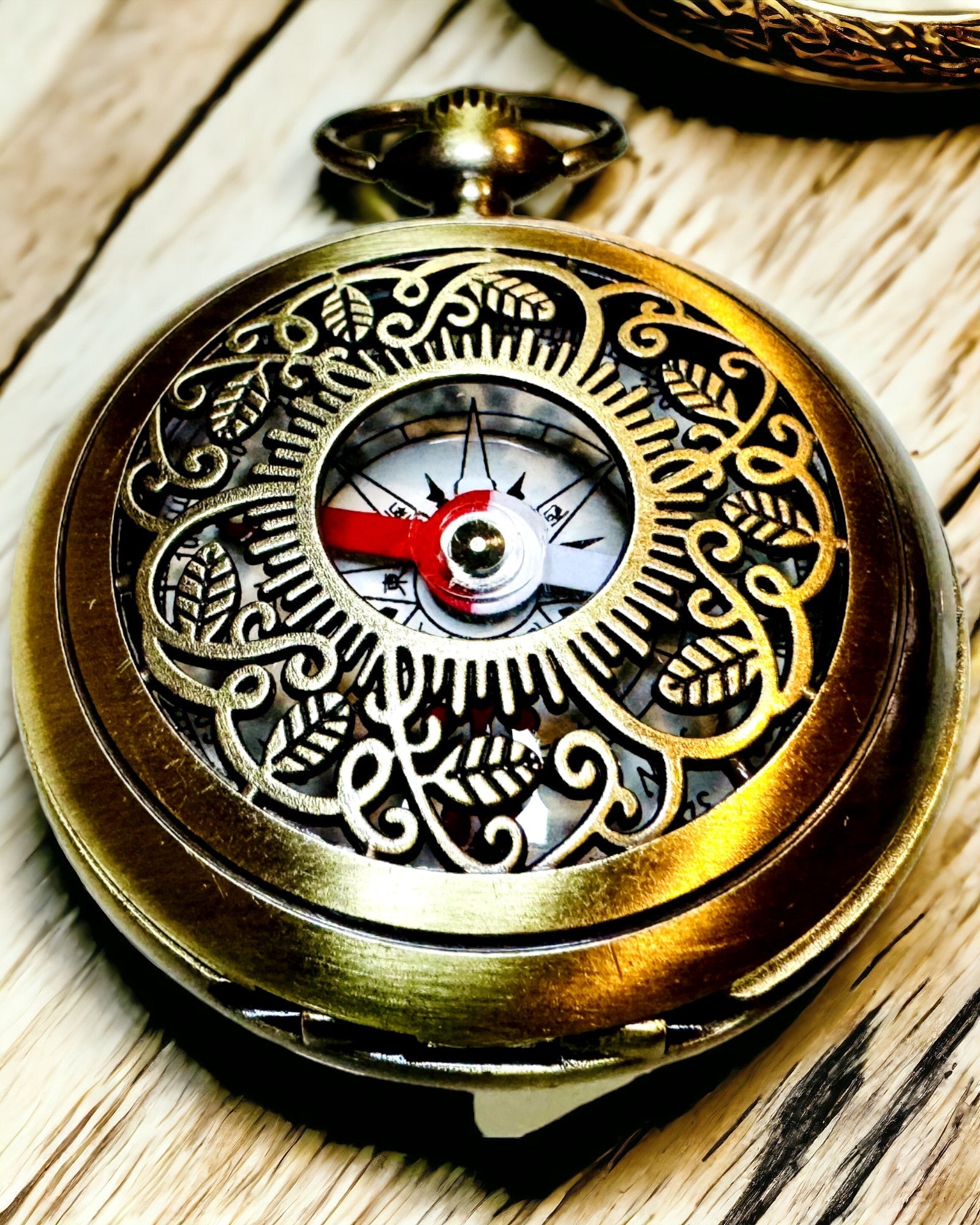 Busolă de Navigație în Stil Vintage cu Model Ajour – culoare maro-auriu