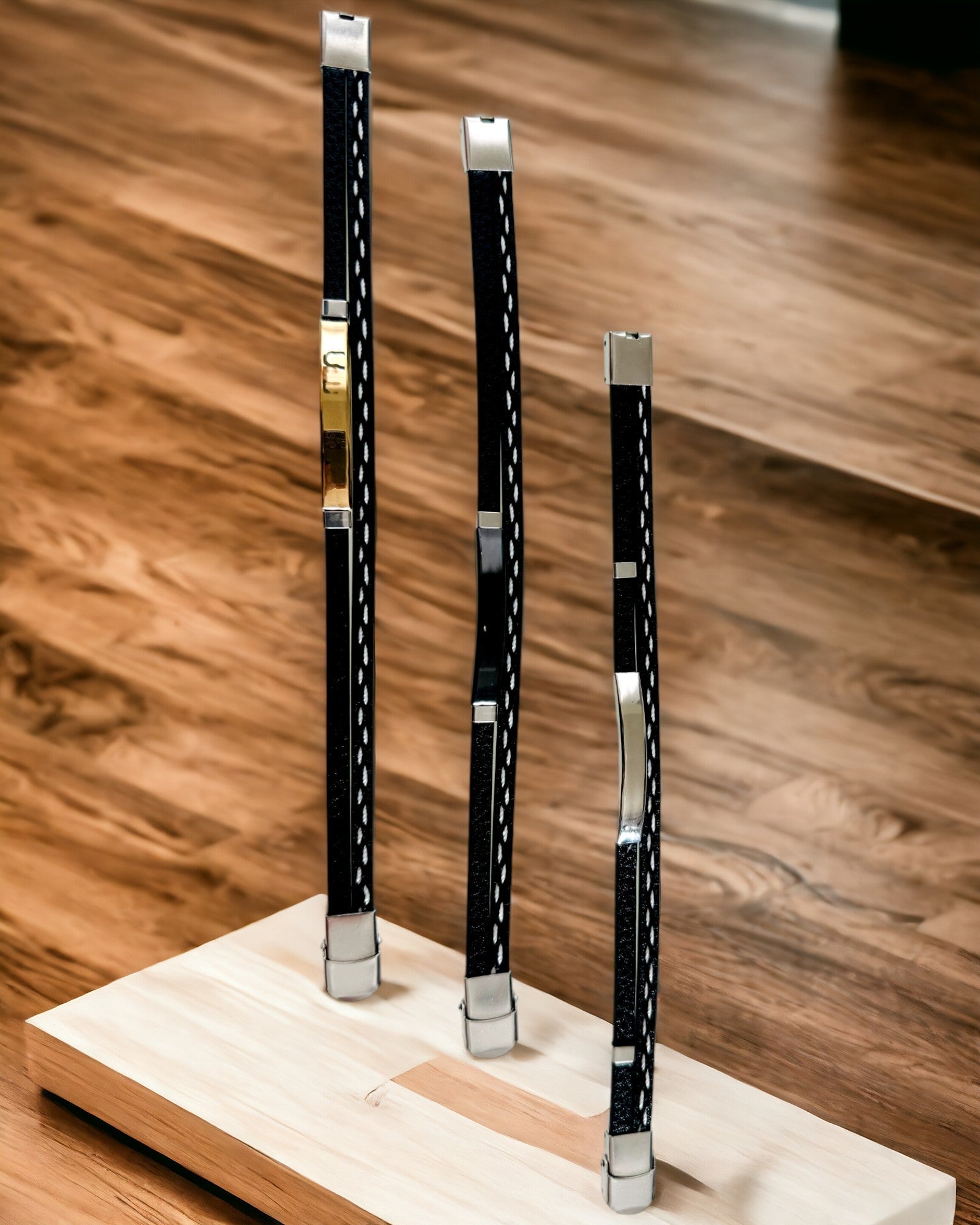 Brățară Sport din Piele PU și Oțel Inoxidabil cu Posibilitate de Gravare – 3 Culori