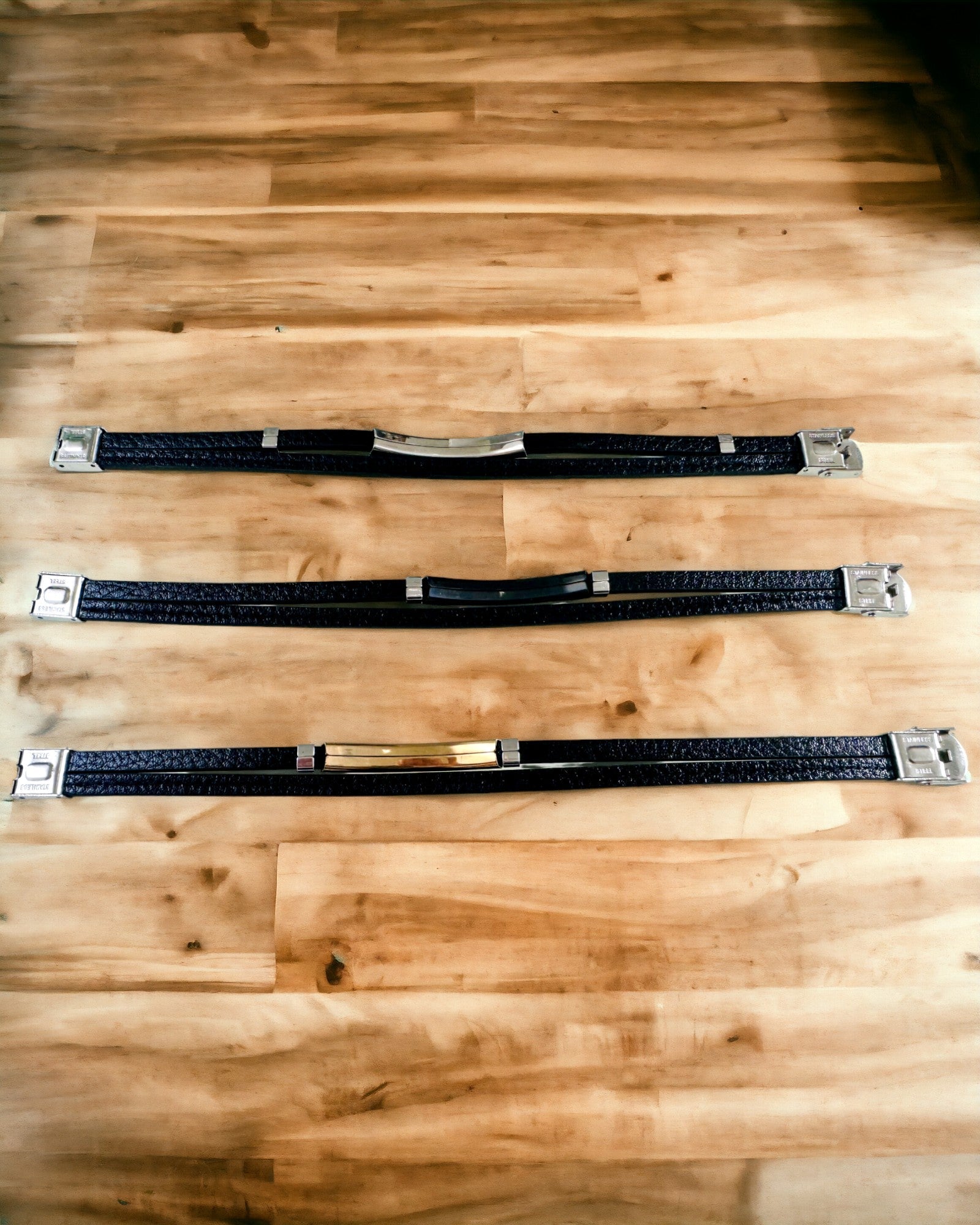 Brățară Sport din Piele PU și Oțel Inoxidabil cu Posibilitate de Gravare – 3 Culori