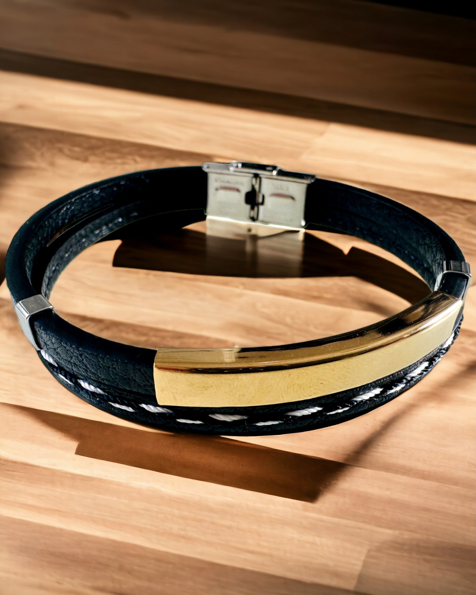 Brățară Sport din Piele PU și Oțel Inoxidabil cu Posibilitate de Gravare – 3 Culori