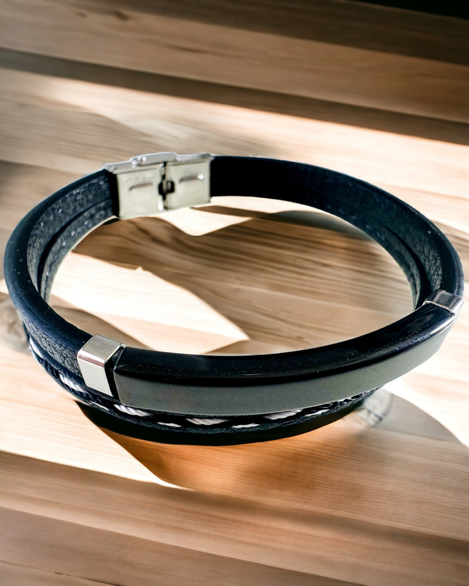 Brățară Sport din Piele PU și Oțel Inoxidabil cu Posibilitate de Gravare – 3 Culori