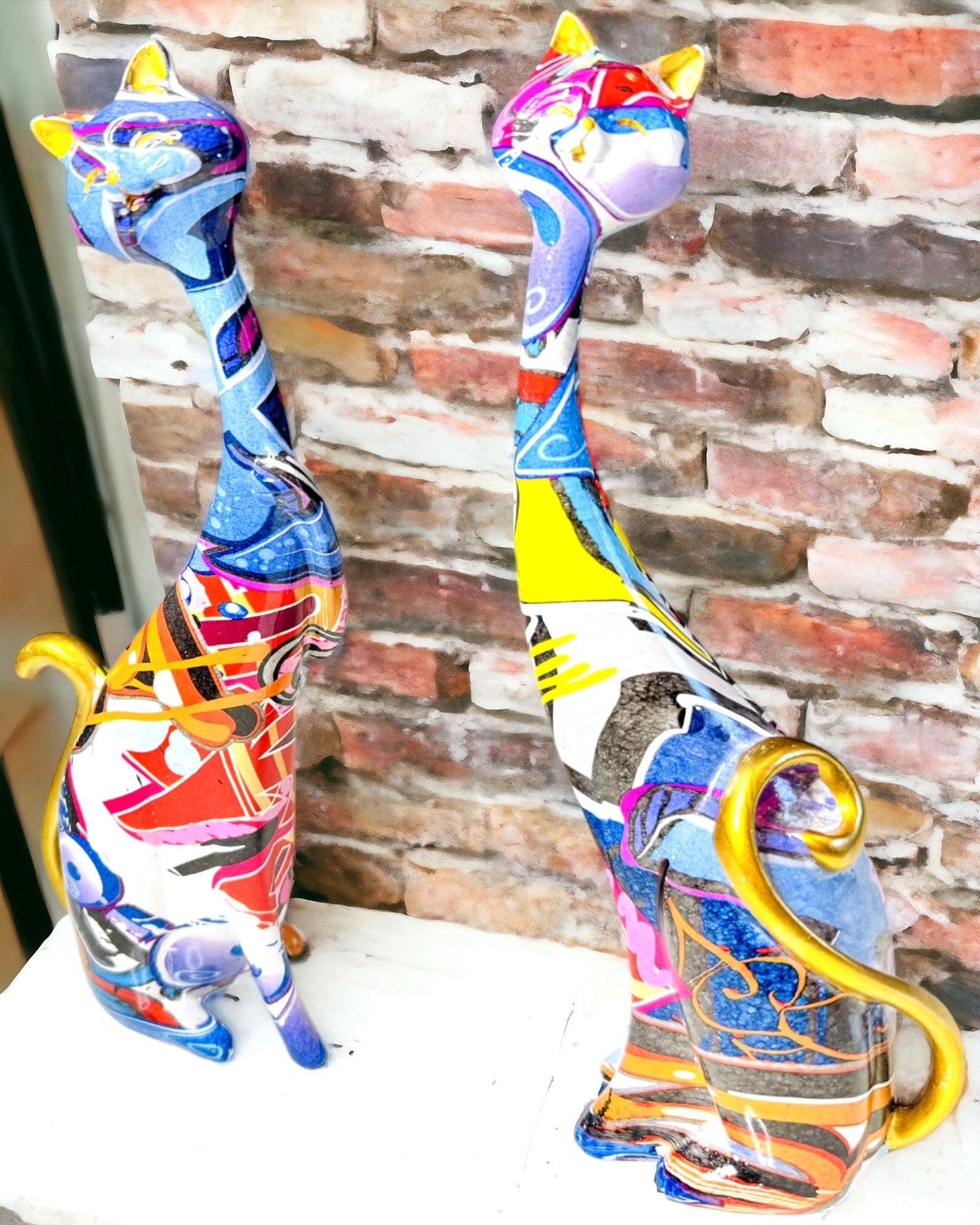 Figurine Pisici Abstracte „ArtCats”, Pictate Manual, Rășină – 25 cm, 2 buc.