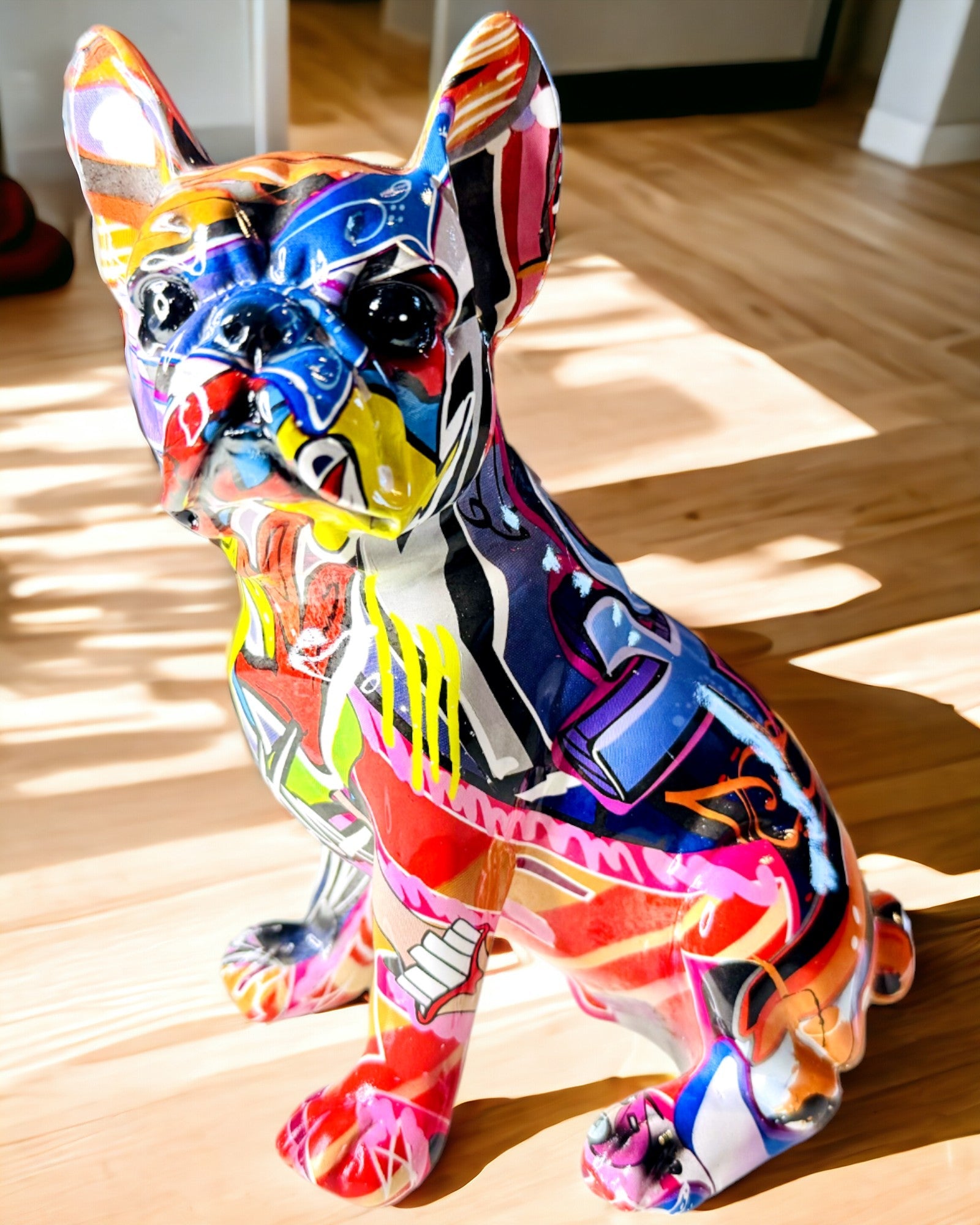 Figurină Bulldog Francez Realizată Manual în Stil Street Art cu Opțiune de Gravare