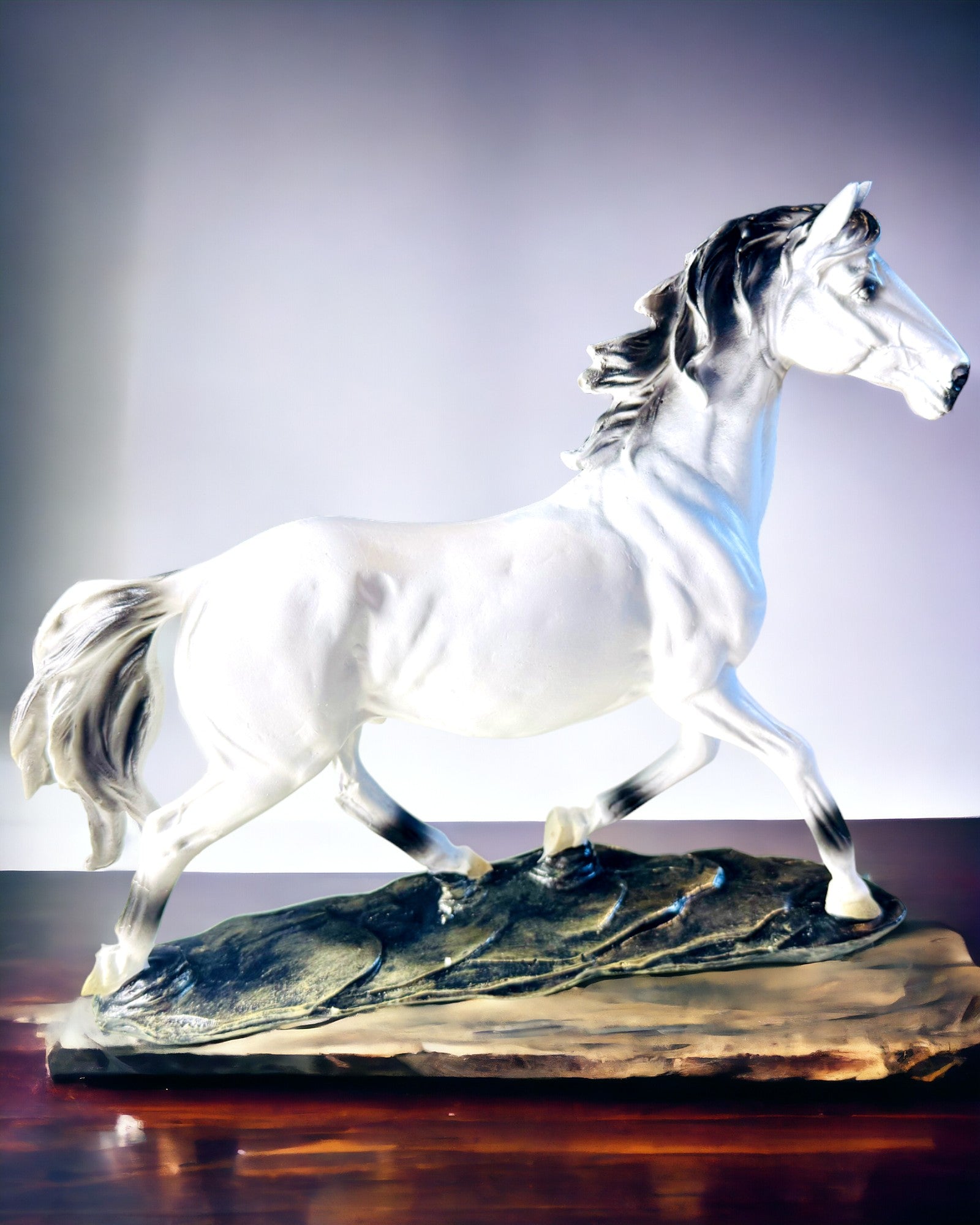 Sculptură de Cal - Figurină Decorativă cu Posibilitate de Gravare