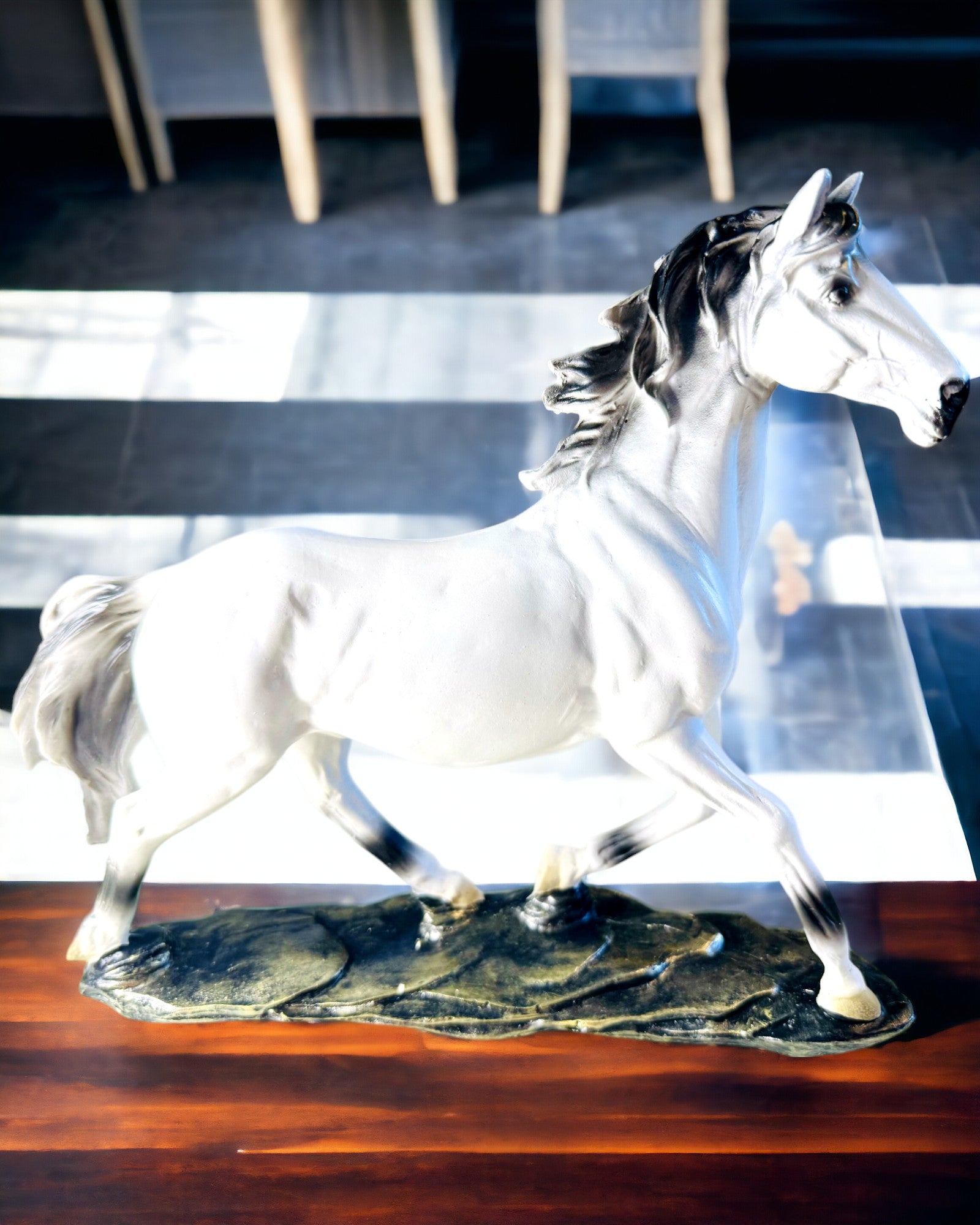 Sculptură de Cal - Figurină Decorativă cu Posibilitate de Gravare