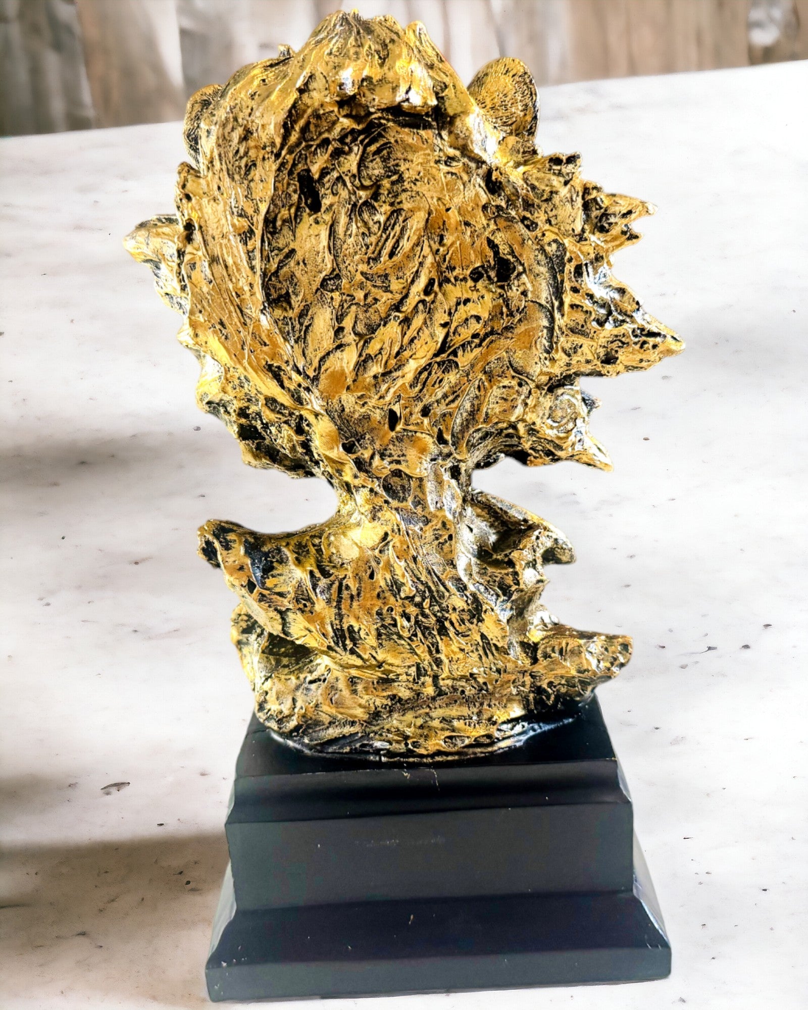 Leul Regal - Figură Decorativă Majestică cu Posibilitate de Gravare, 2 variante de culori disponibile, pentru cadou