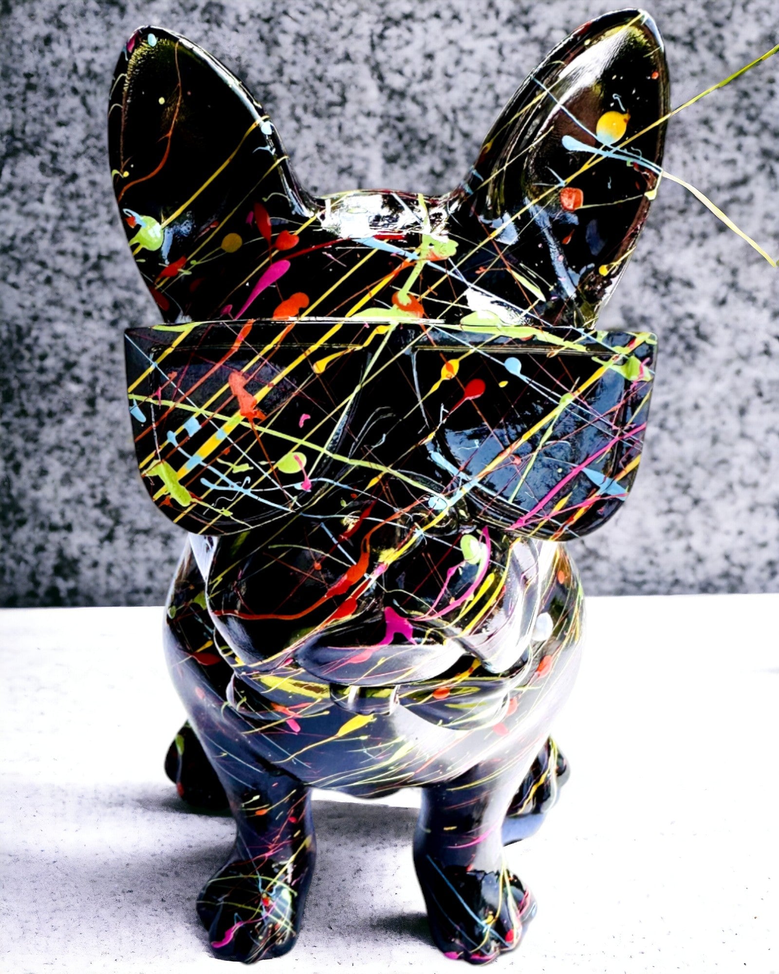 Kolorowy Psiak Artystyczny - Bulldog francez pictat manual, personalizare cu gravură, ideal pentru cadou