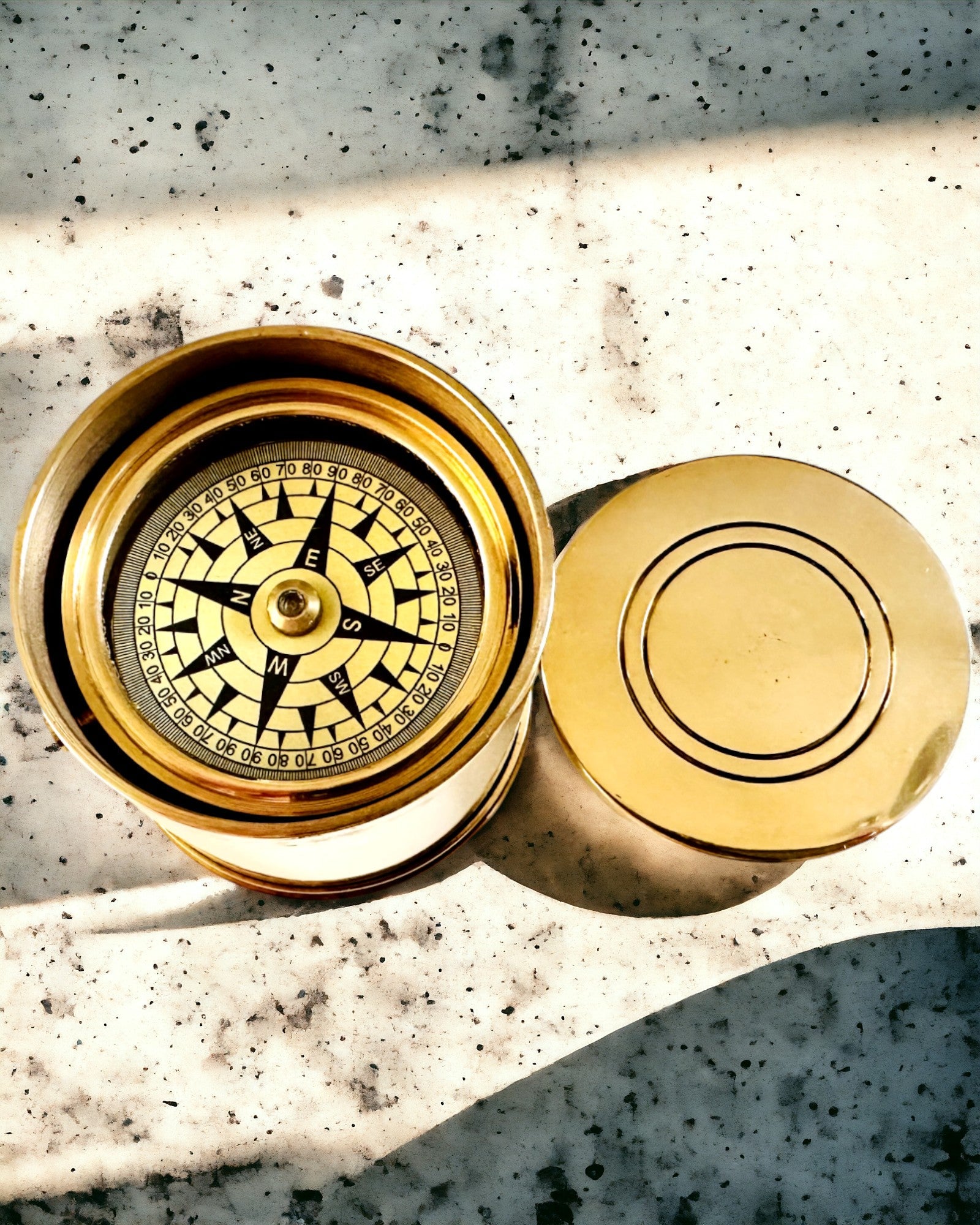 Compasul Călătorului „Toba Răsăritului” – cu posibilitatea personalizării prin gravură