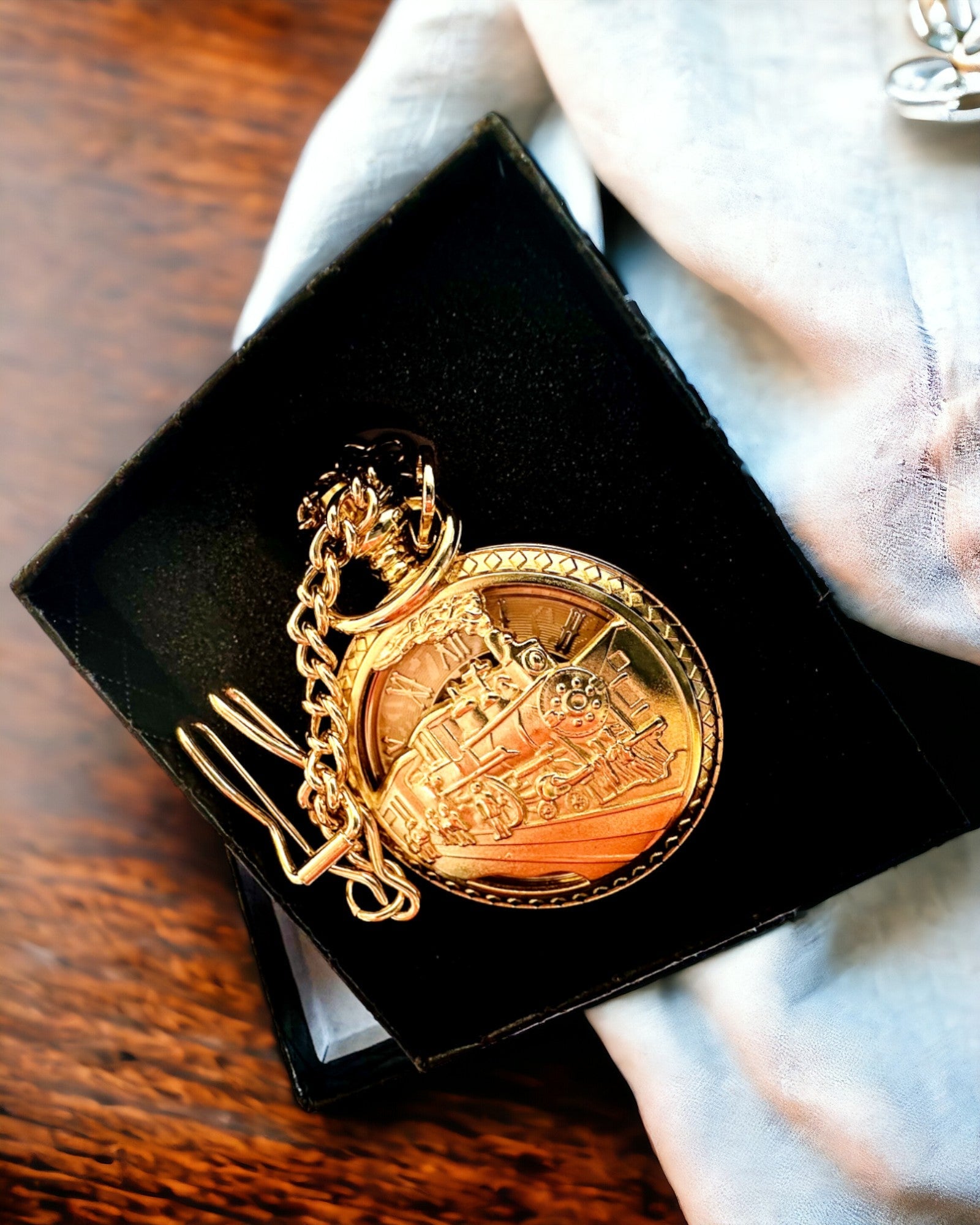 Ceas de buzunar „Imperialny Pociąg”, posibilitate de personalizare cu gravură, culoare aurie