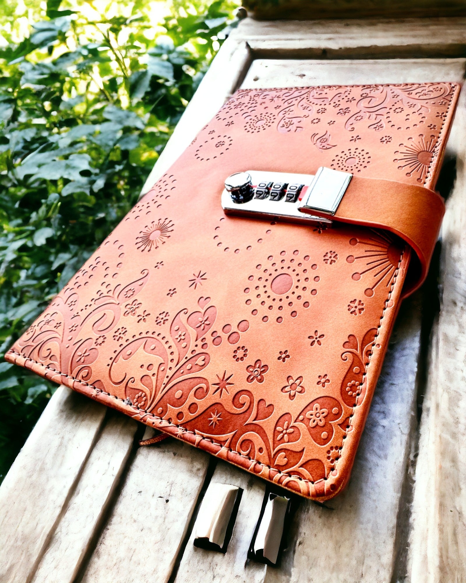 Notițele Exclusive, piele PU, A5 cu Lacăt cu Cod - "Secret Journal", personalizare cu gravură