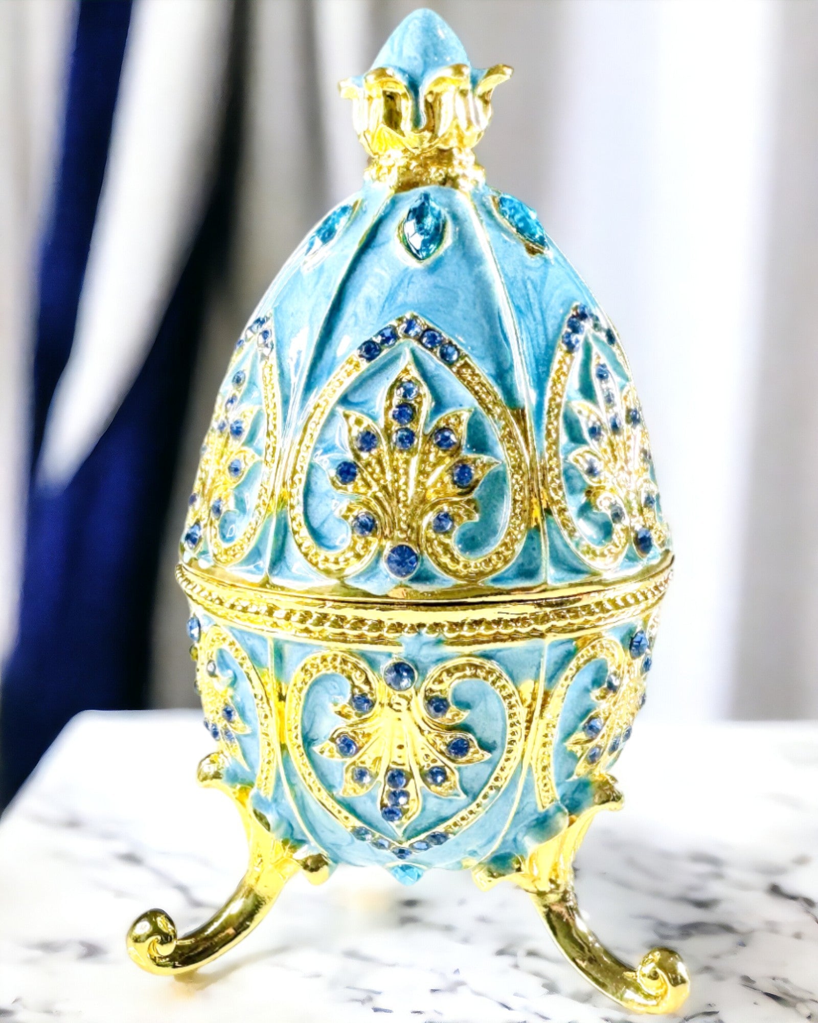 Ou Faberge Ceresc – Organizator de Bijuterii Emailat - culoare albastru cer senin. Personalizare cu gravură