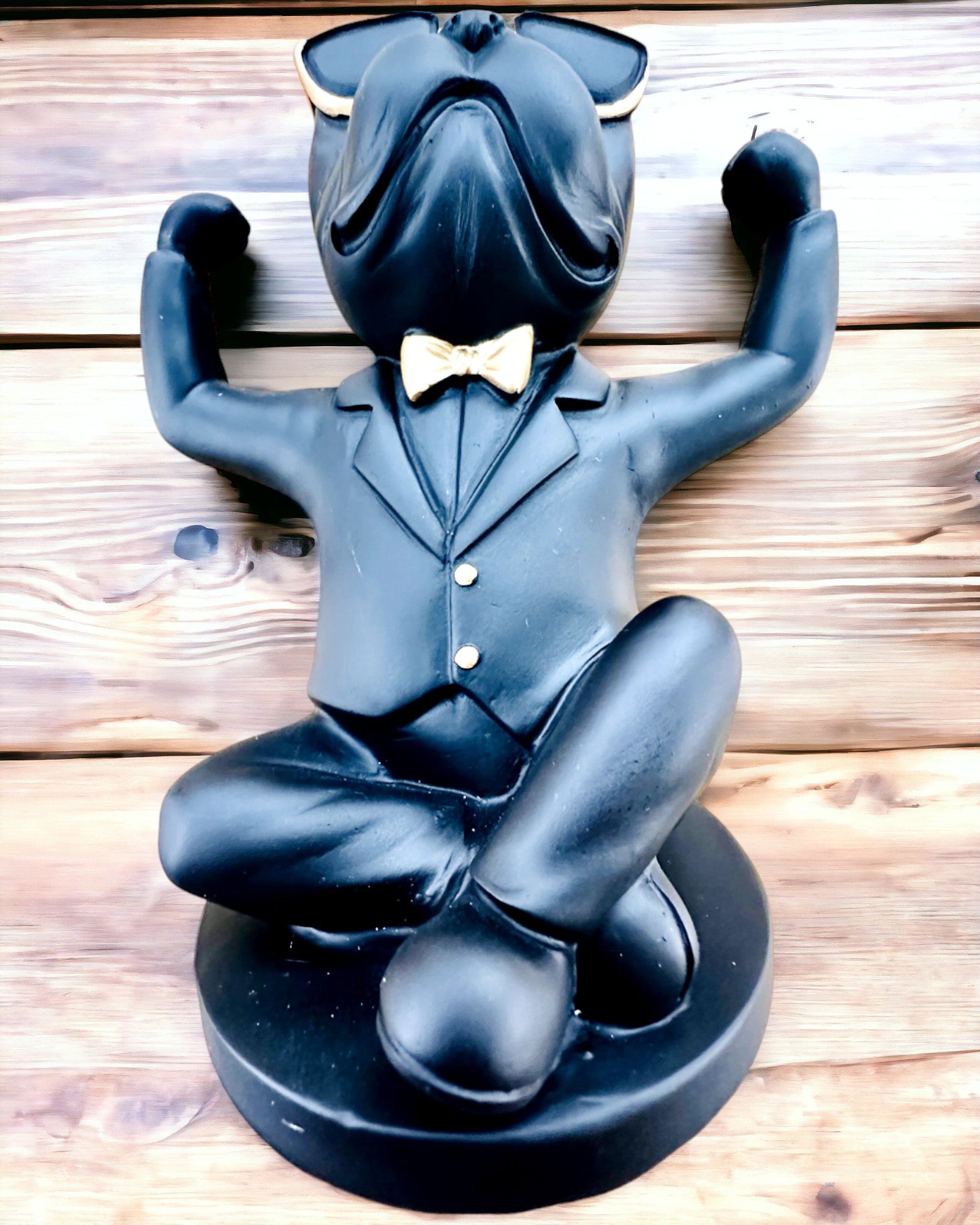 Figurină Bulldog Elegance - Suport exclusiv pentru pahare, posibilitate de personalizare cu gravură