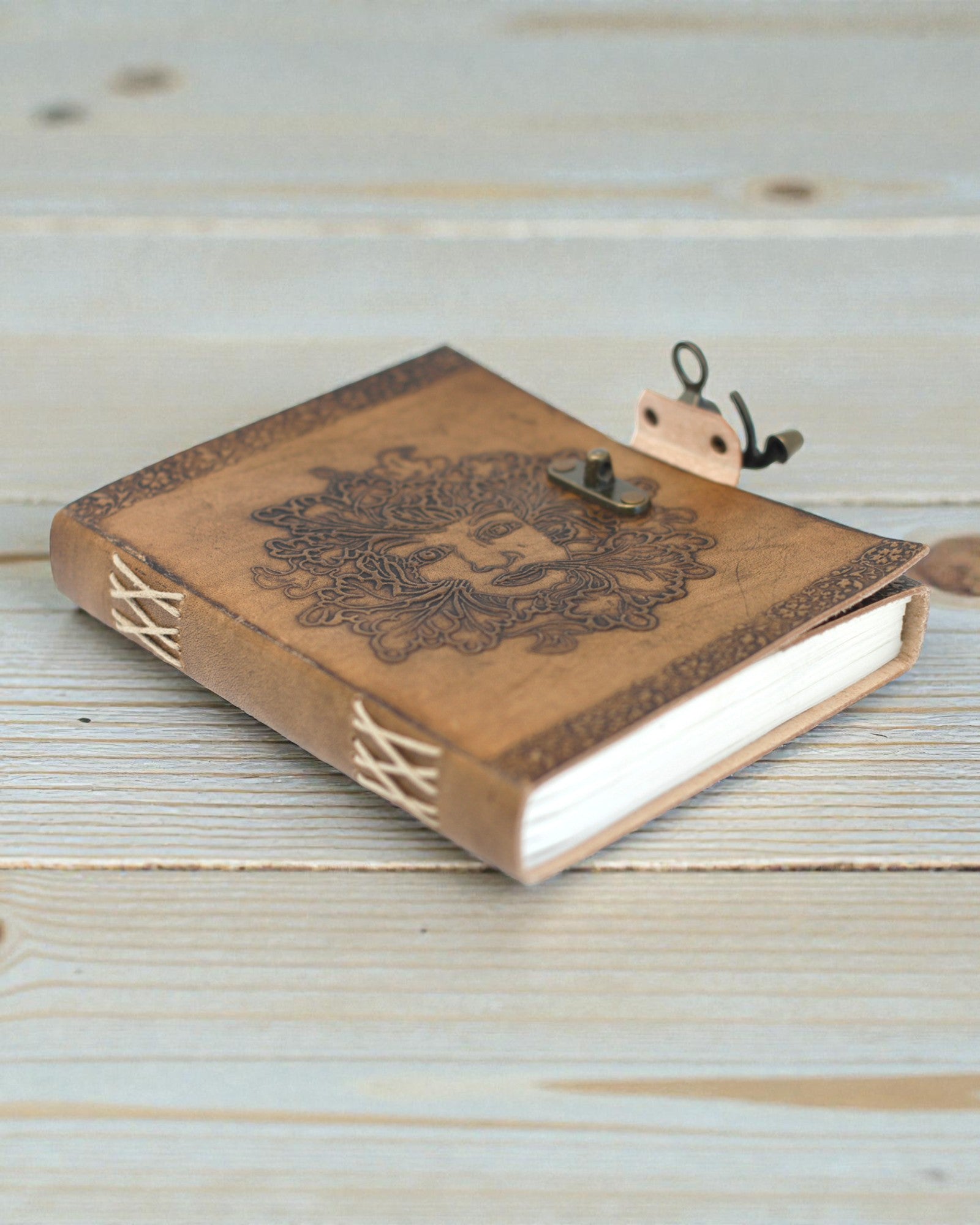 Sylva Spirit – Caiet de notițe din piele Greenman cu închizătoare metalică