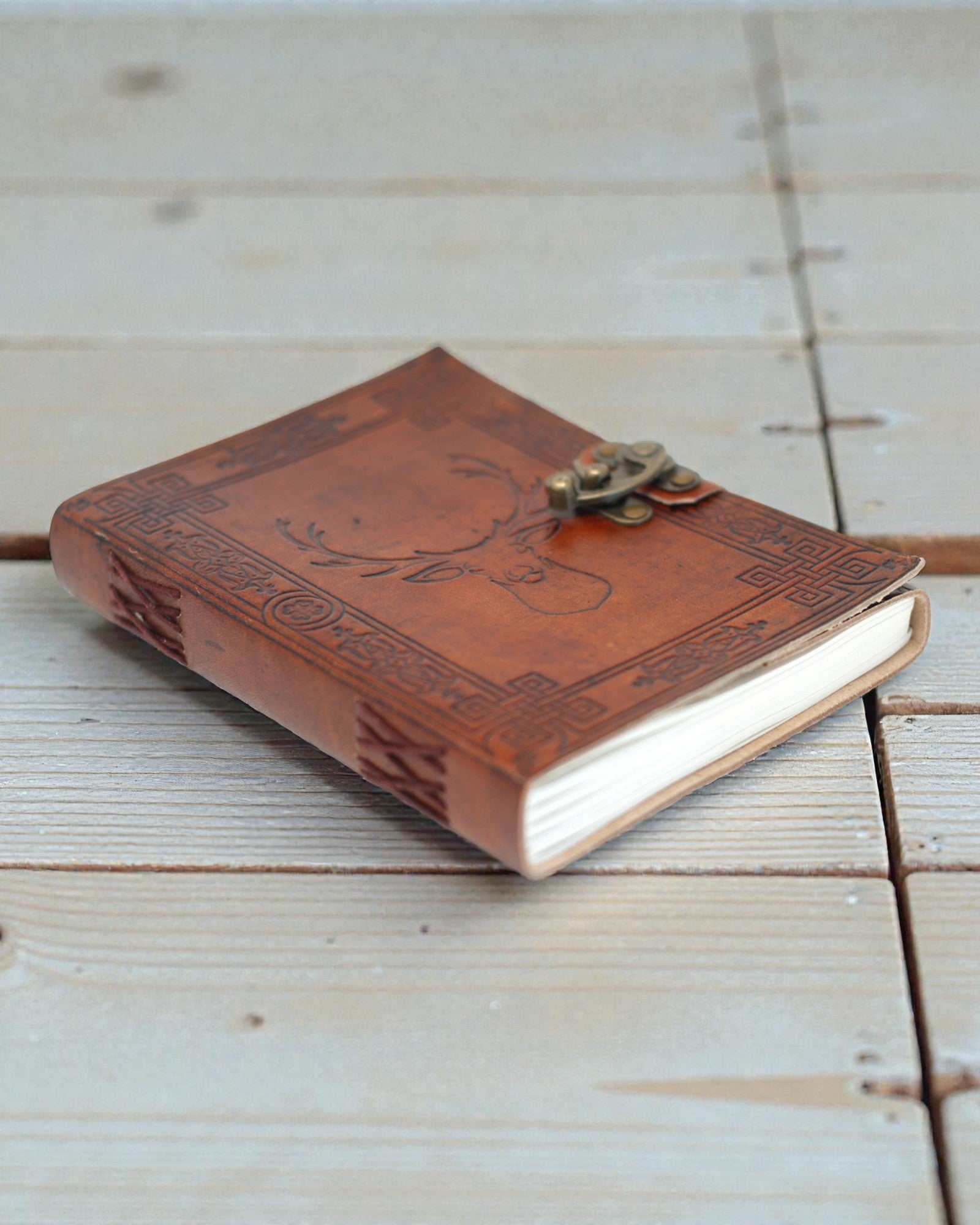 Cervus Spirit – Carnet de notițe din piele cu motiv de cerb