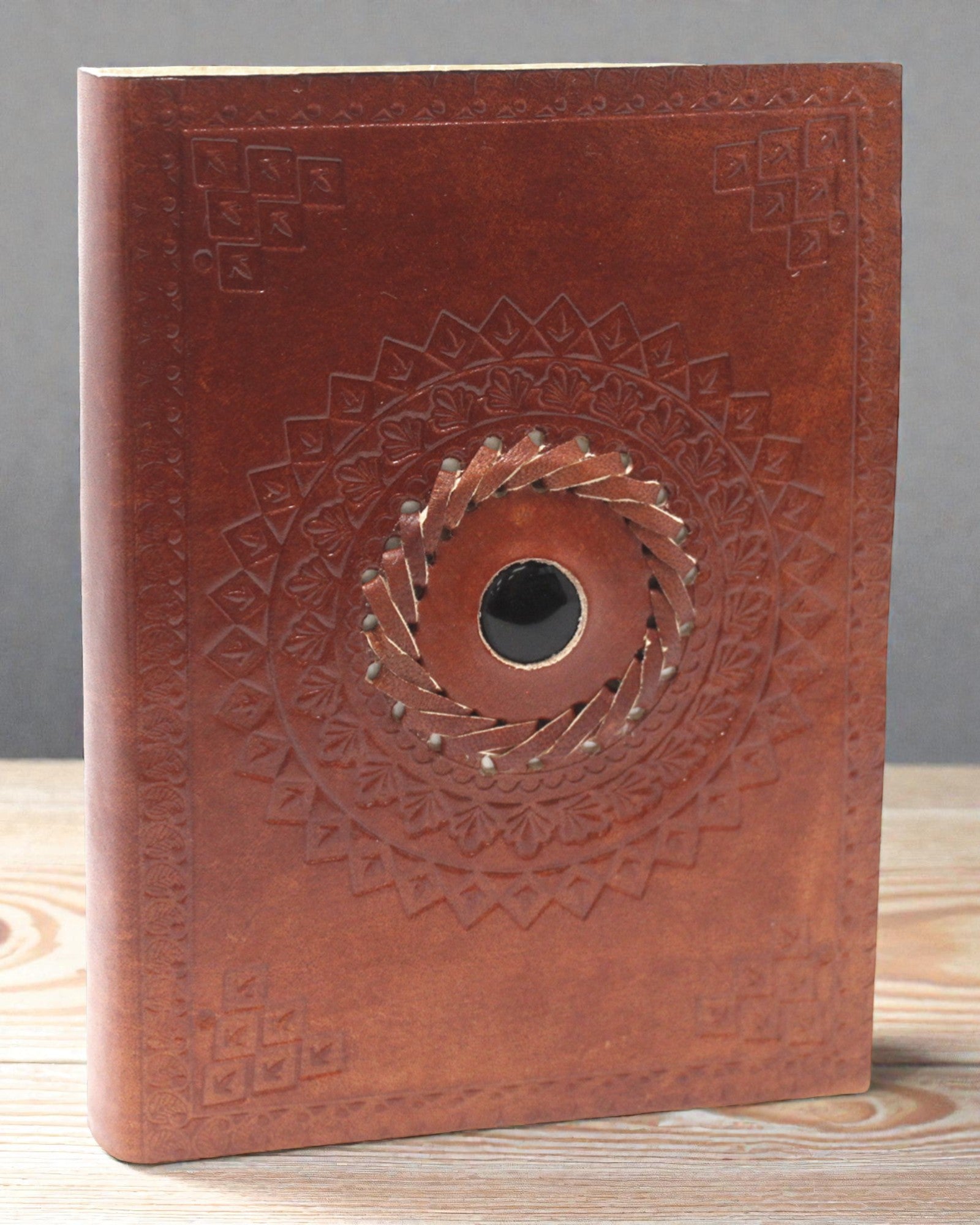 Umbra Mandala – Caiet de notițe din piele cu onix negru