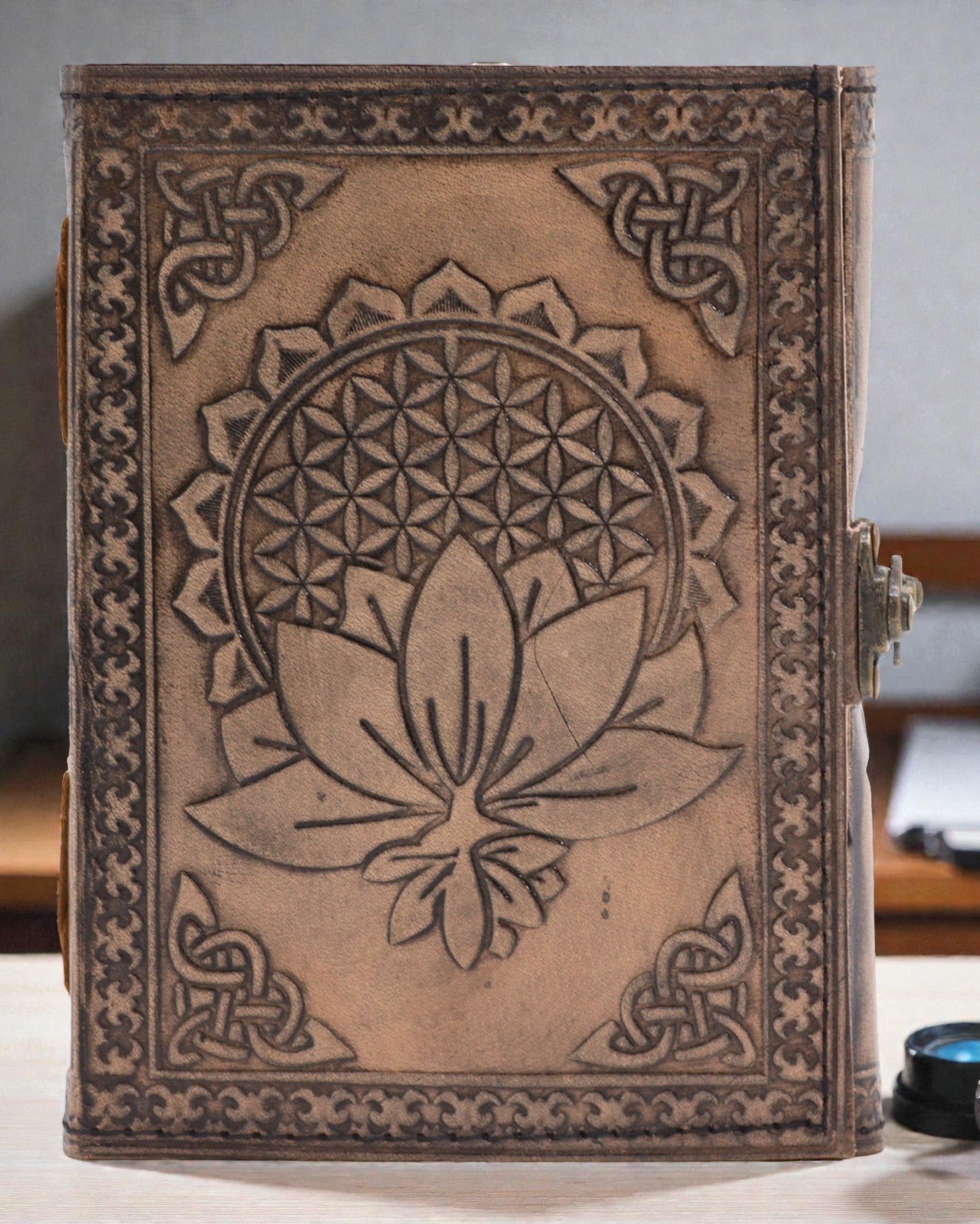 Caiet de notițe din piele Lotus Mandala Seninătate – jurnal ezoteric 17,5 × 12,5 cm