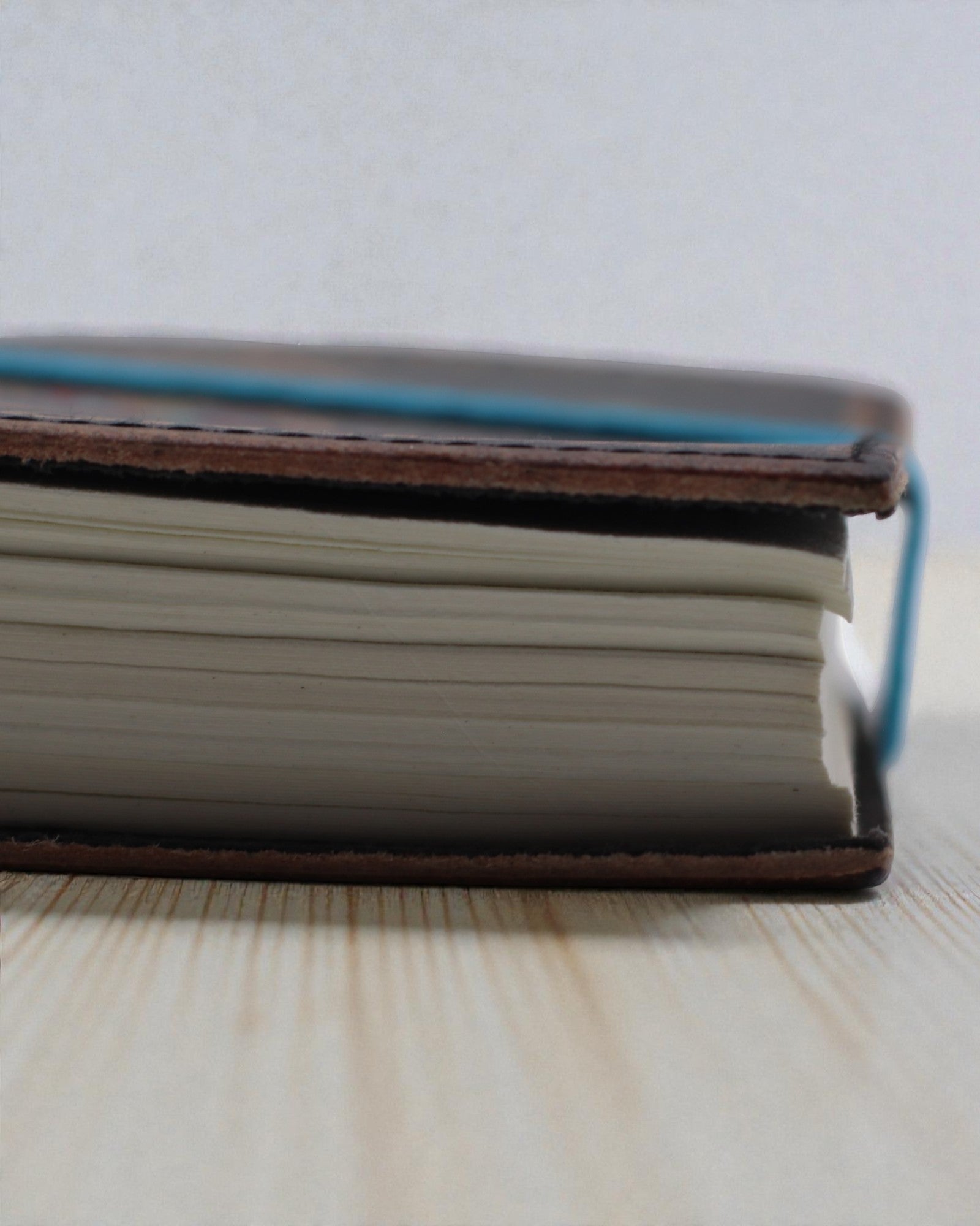 Caiet din piele cu imprimeu – Ceacrele mele sunt aliniate ca naiba - 17.8×12.7 cm