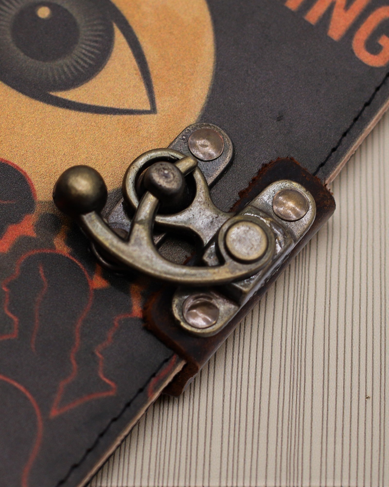 Caiet de notițe din piele cu imprimeu – Oprește derularea nesfârșită a veștilor sumbre (17,8 × 12,7 cm)