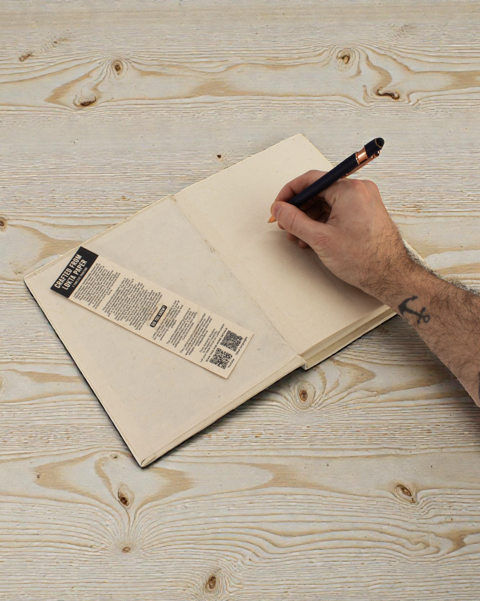 Caiet mare Lokta Inspirații – Viața reală se întâmplă în afara internetului (45 de file, 21 x 15 cm)