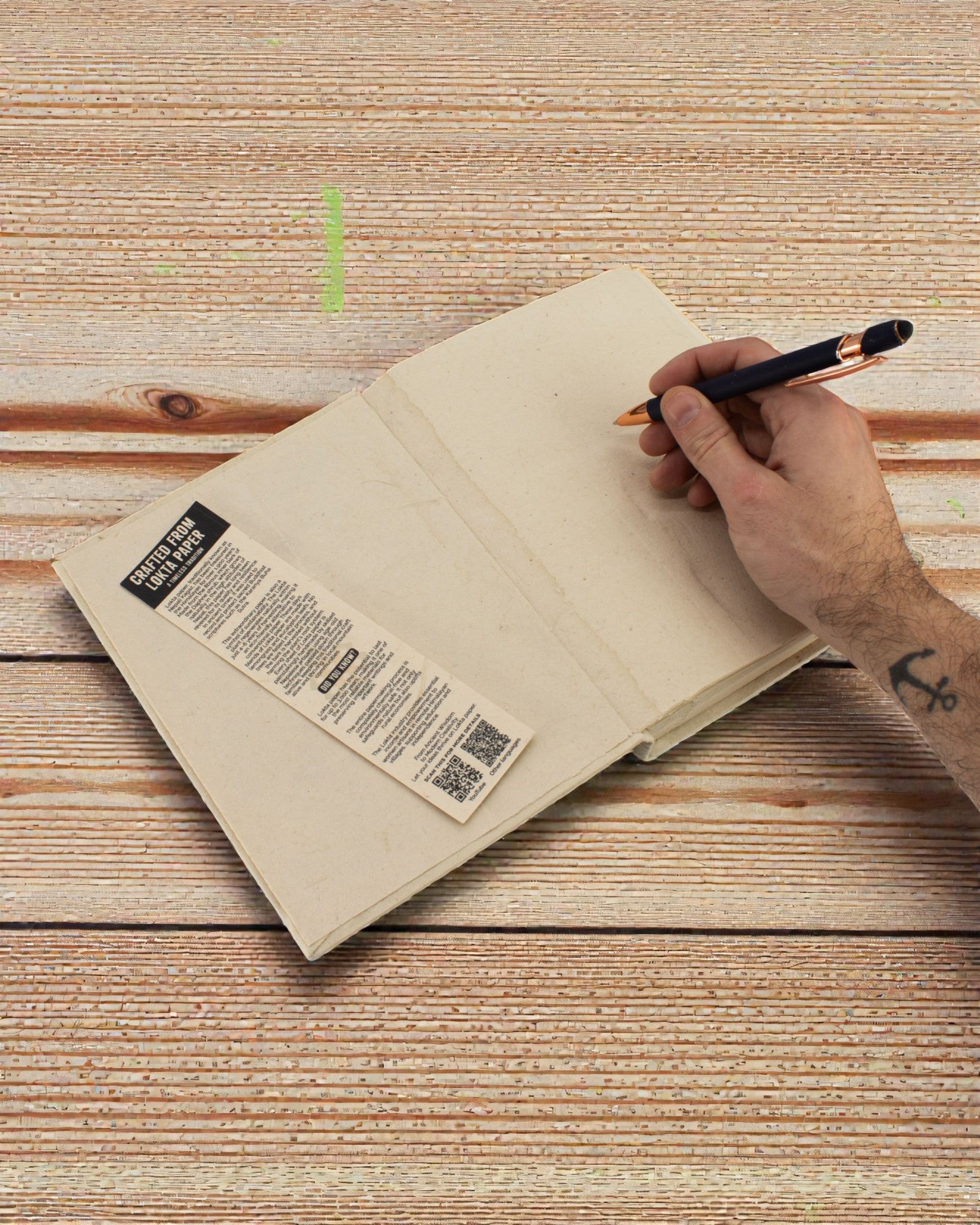 Lokta Heritage Script – caiet mare de notițe 21 × 15 cm, 45 de file, Cuvintele tale înrădăcinate în tradiție