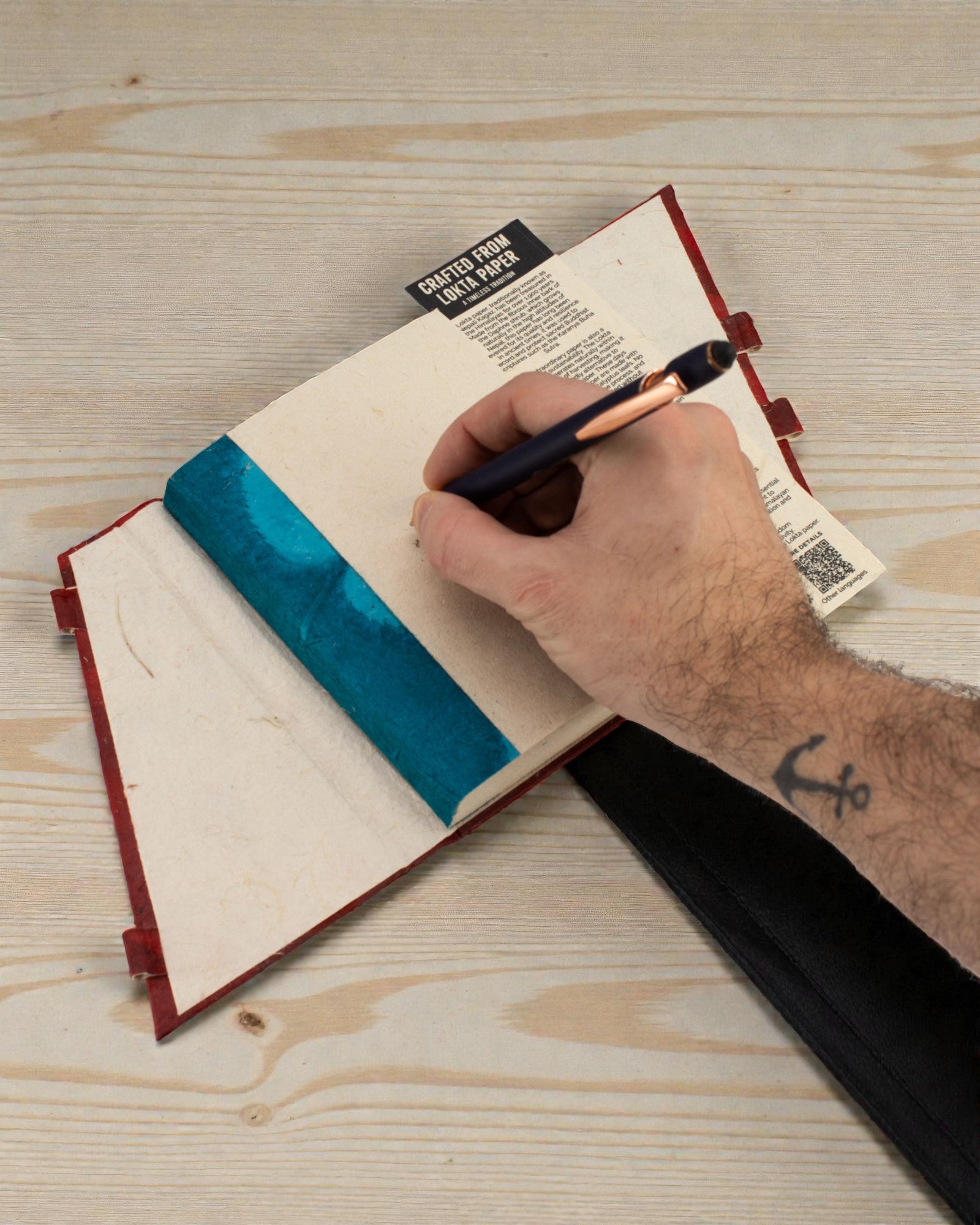 Caiet de notițe de format mediu Lokta Flori îndrăznețe – Rubin (45 file, 15 x 12 cm)