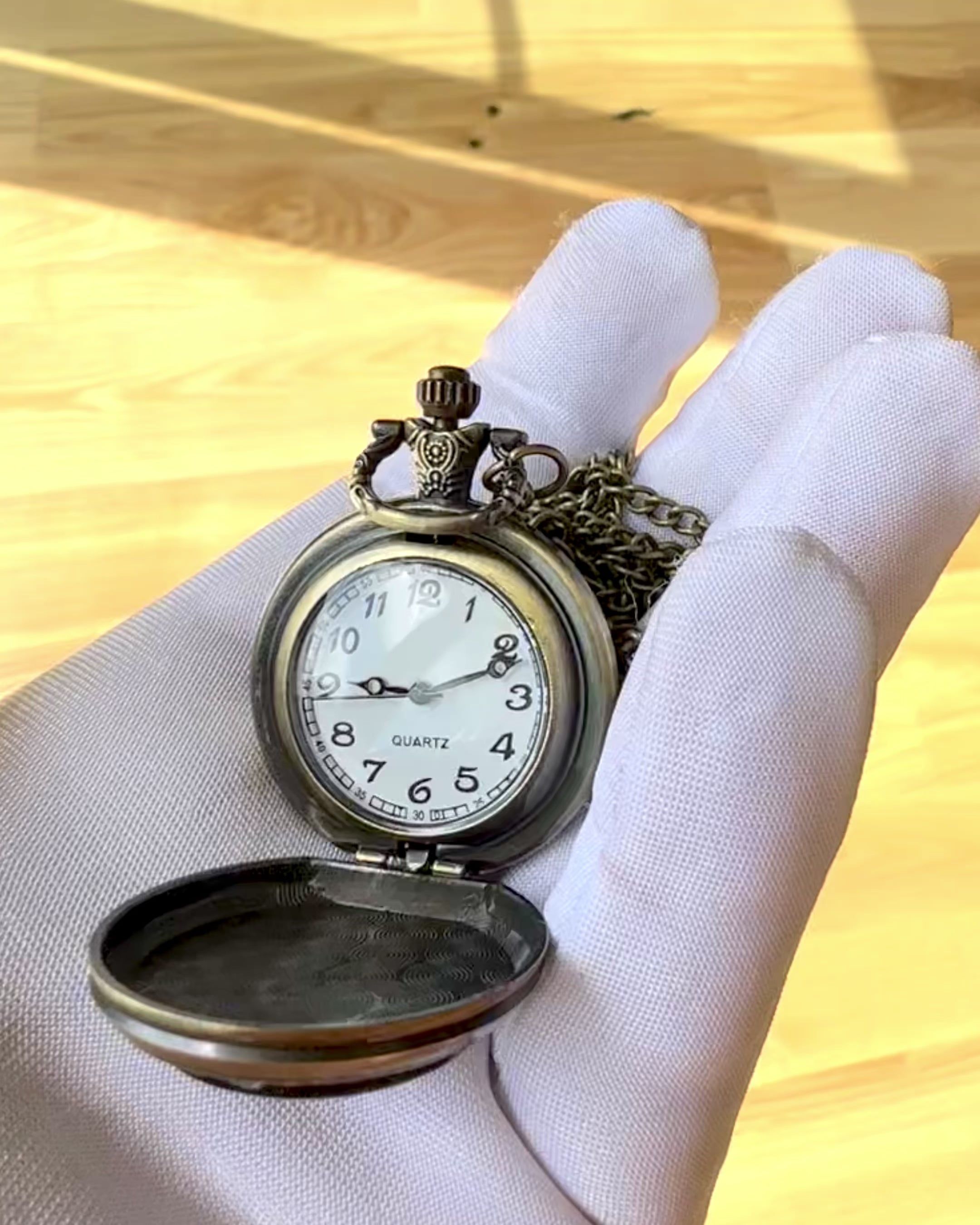 Ceas de buzunar "Dragon's Twilight" personalizare cu gravură