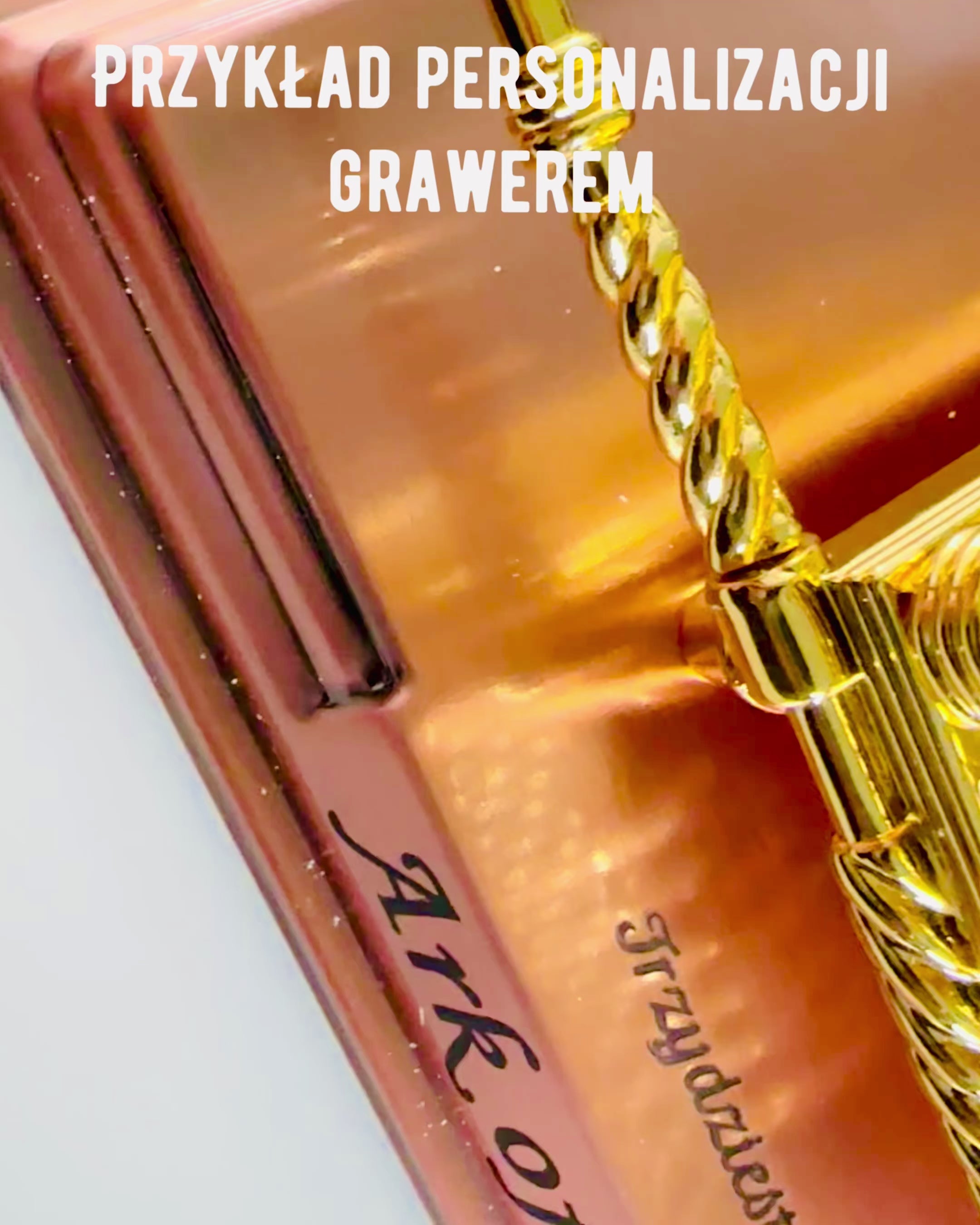 Miniatură Majestică a Chivotului Legământului în Cadru Auriu 11.2 x 5.8 x 7.3cm - Chivot exclusiv, Decorațiune în Ediție Aurie