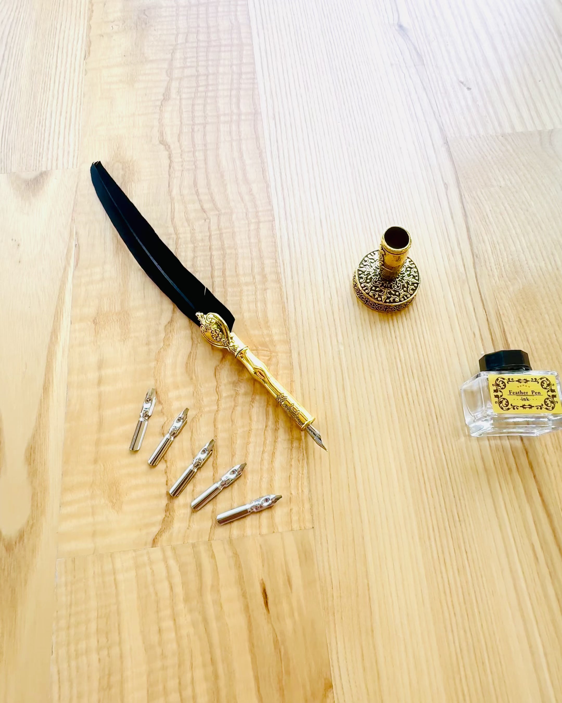 "Pană de gâscă elegantă cu set de accesorii - Royal Quill, posibilitate de personalizare cu gravură"