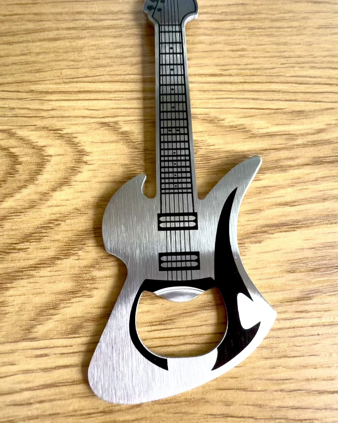 Deschizător de sticle Chitară Rock'n'Open, 2 variante, personalizare cu gravură pentru cadou