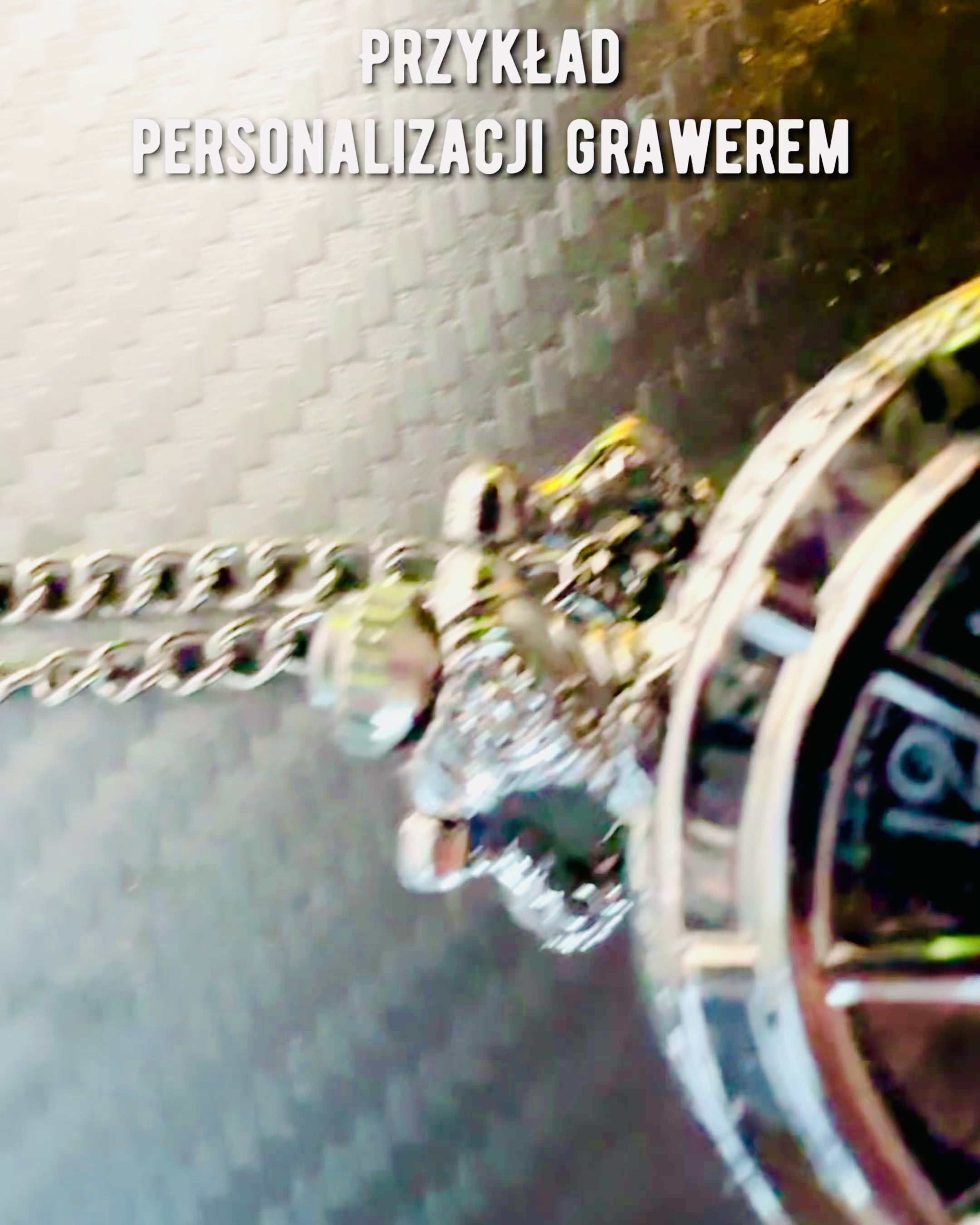 Ceas de buzunar cu busolă – Pandantiv elegant în stil vintage cu schelet scobit și cadran negru, personalizare cu gravură