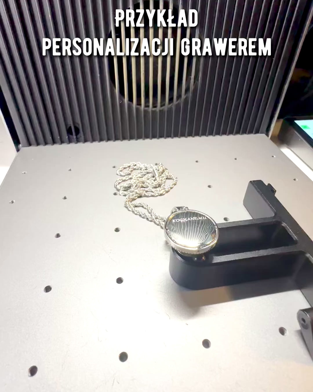 Colier cu Pandantiv Busolă în Stil Glamour cu Zirconii pentru Femei și Bărbați - 2 variante la alegere, personalizare cu gravură pentru cadou