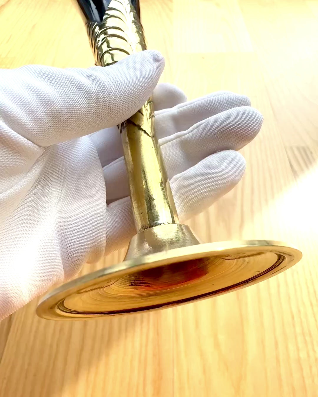 Pahar „Duch Rzemesiei” din corn de bivol și alamă – realizat manual în India, 22 cm, posibilitate de personalizare cu gravură pentru cadou