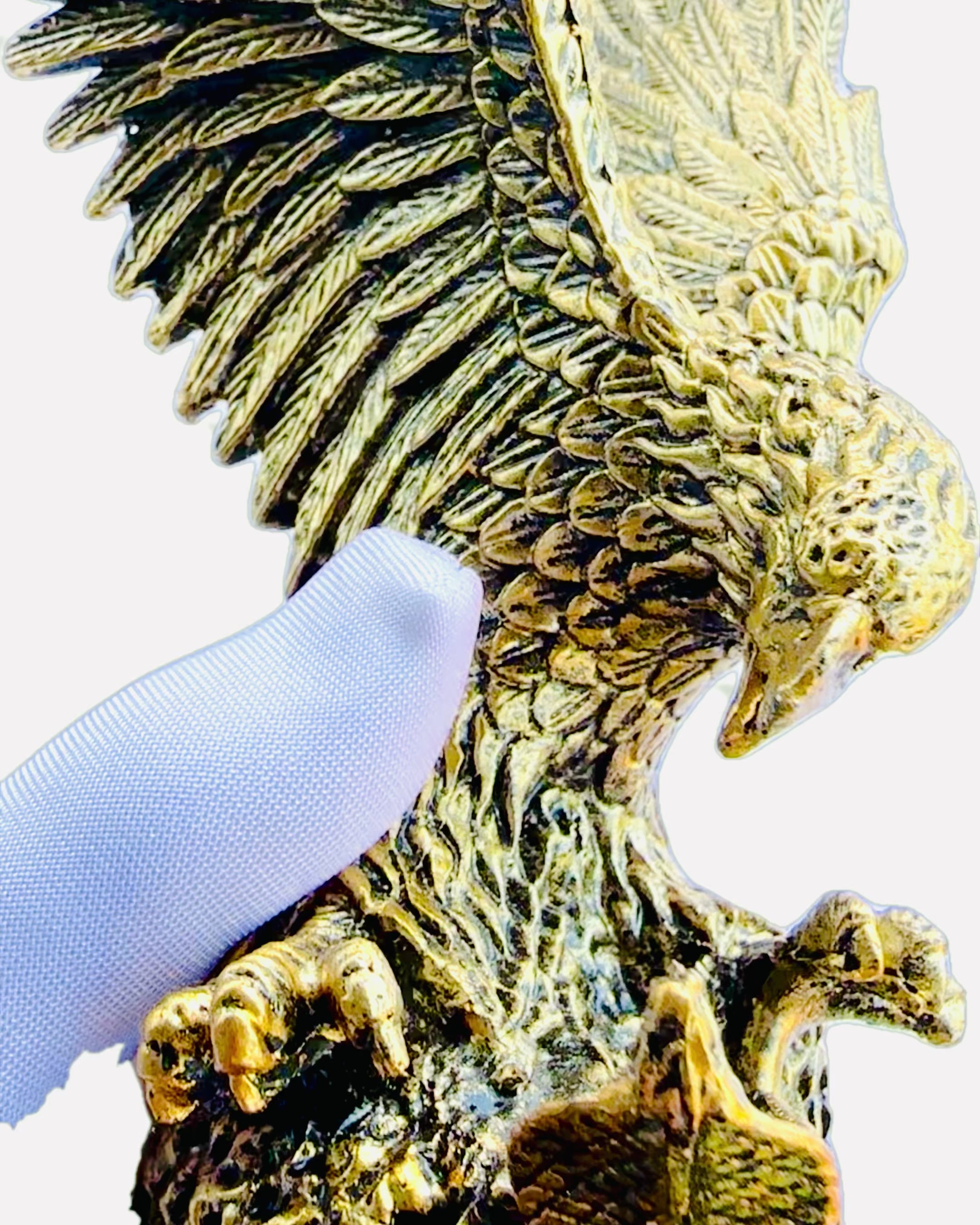 Vultur Regal – Figurină Decorativă din Rășină cu Opțiune de Gravare