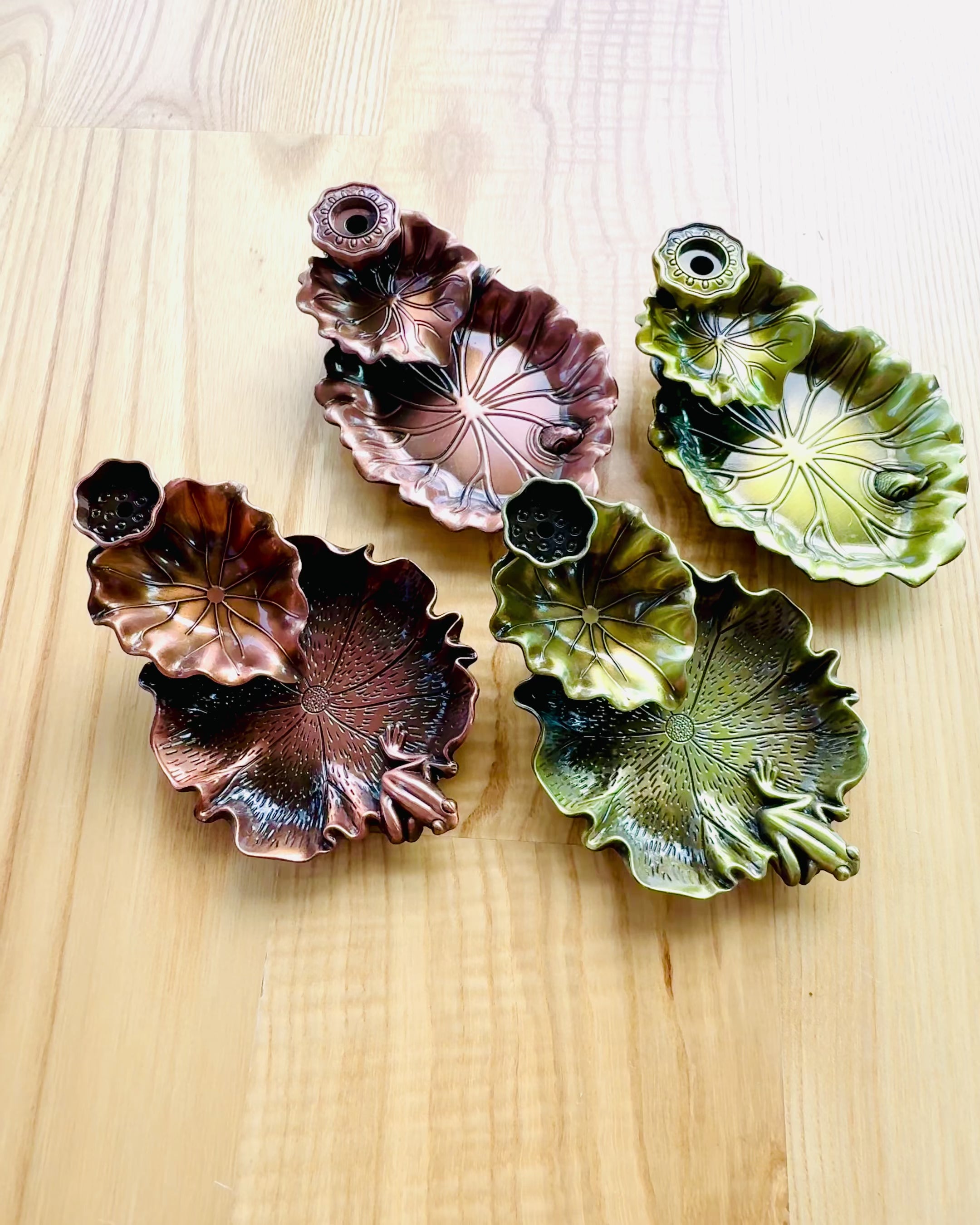 Suport Metalic Elegant pentru Tămâie Frunză de Lotus - 4 variante disponibile, posibilitate de personalizare cu gravură pentru cadou