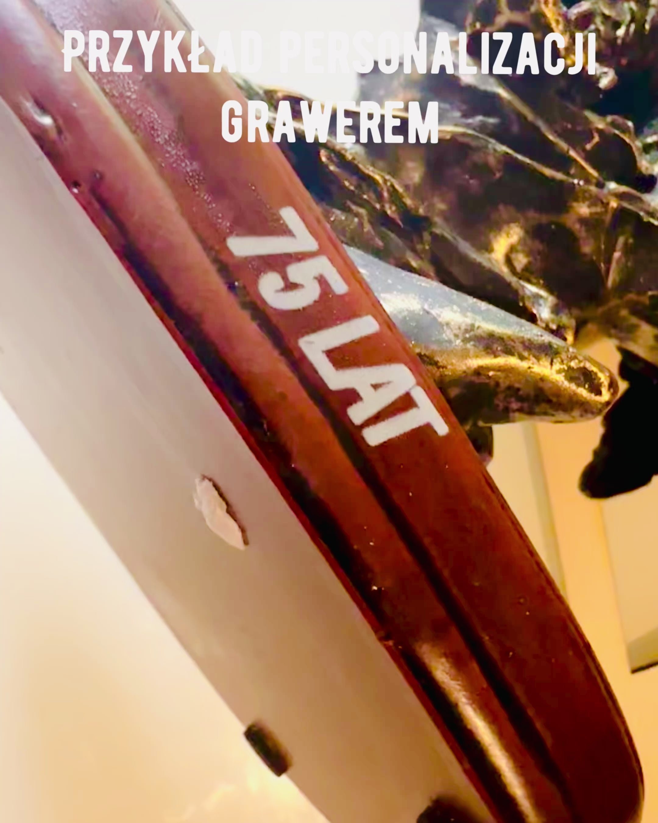 Statuetă Decorativă „Vulturul Zburător” – Simbol Majestuos al Forței și Libertății