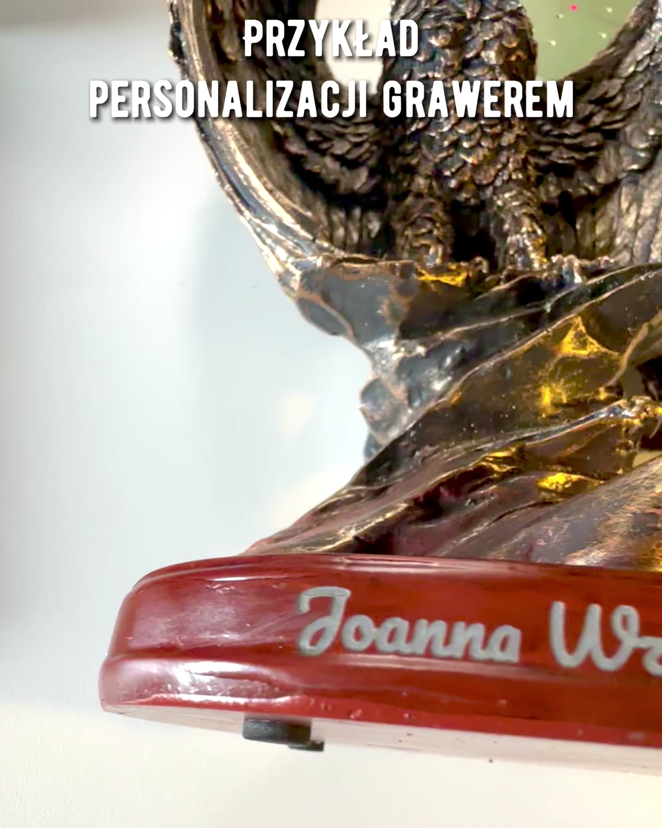 Statuetă Decorativă „Vulturul Zburător” – Simbol Majestuos al Forței și Libertății