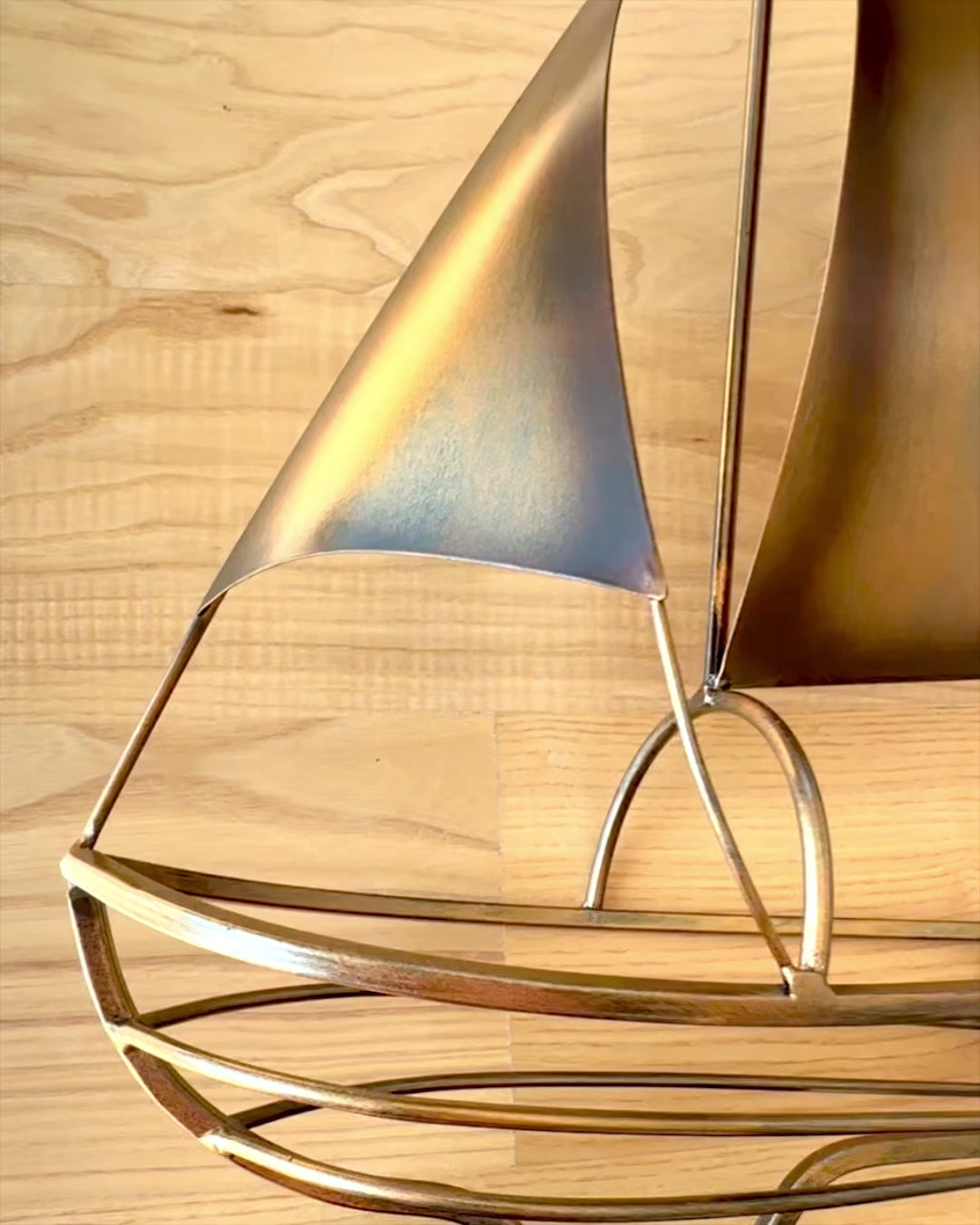 Suport Metalic pentru Vin, înălțime 45 cm, "Fantezia Marinarului" - în Formă de Velier cu Posibilitate de Gravare pentru cadou