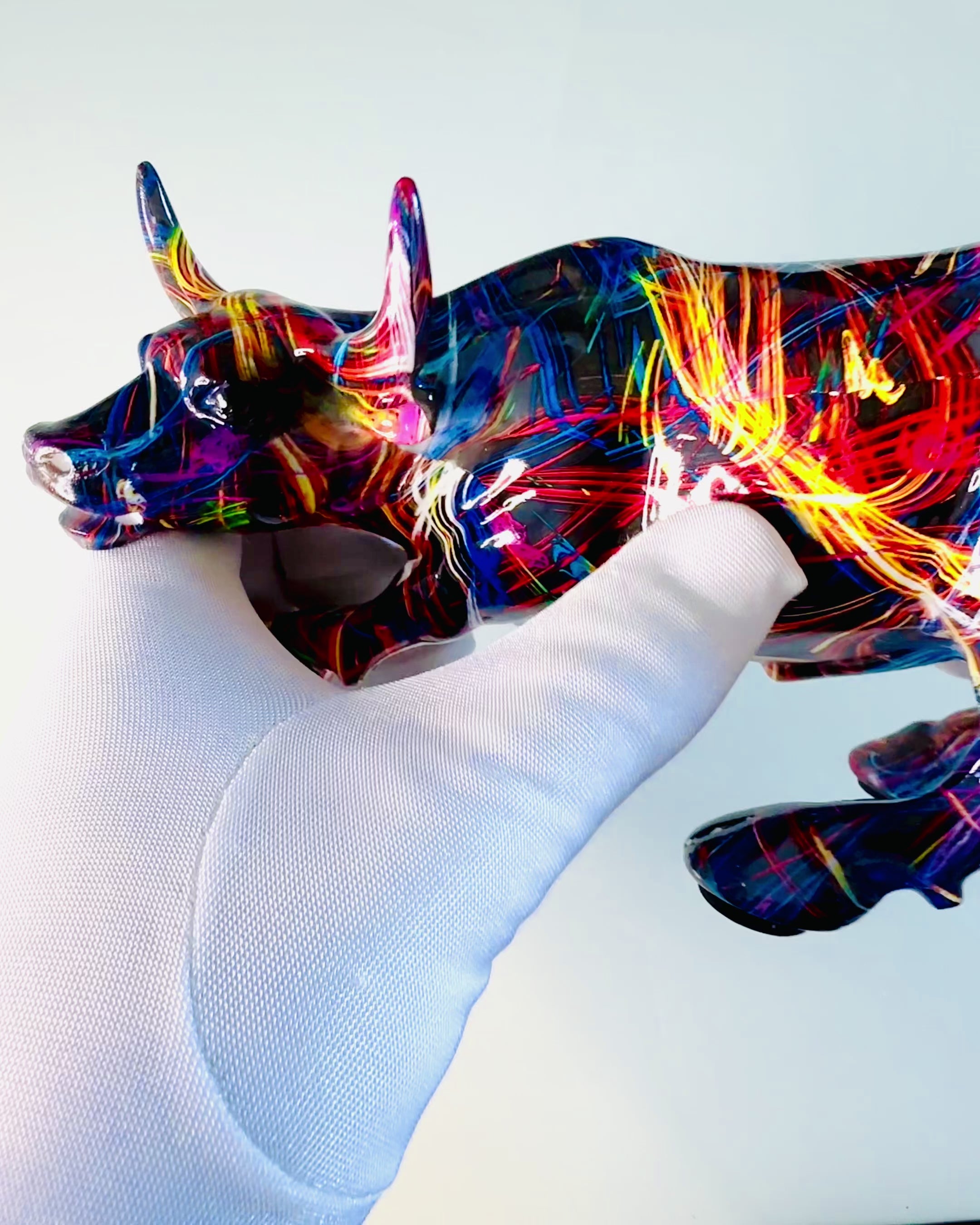 Sculptură Decorativă Taur "BullArt" – Artă Unică cu Opțiune de Gravare - 4 variante de culoare, pentru cadou personalizat