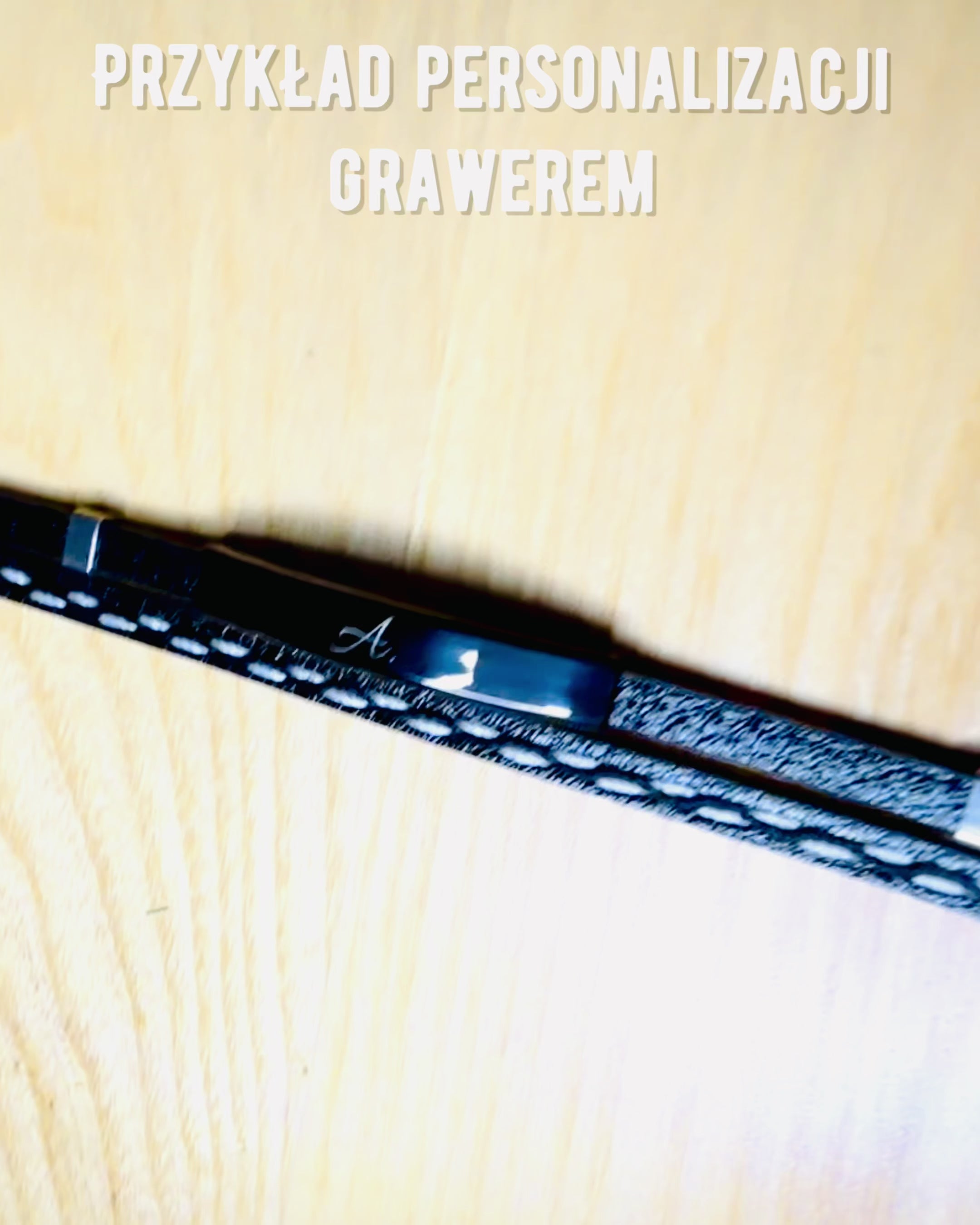 Brățară Sport din Piele PU și Oțel Inoxidabil cu Posibilitate de Gravare – 3 Culori