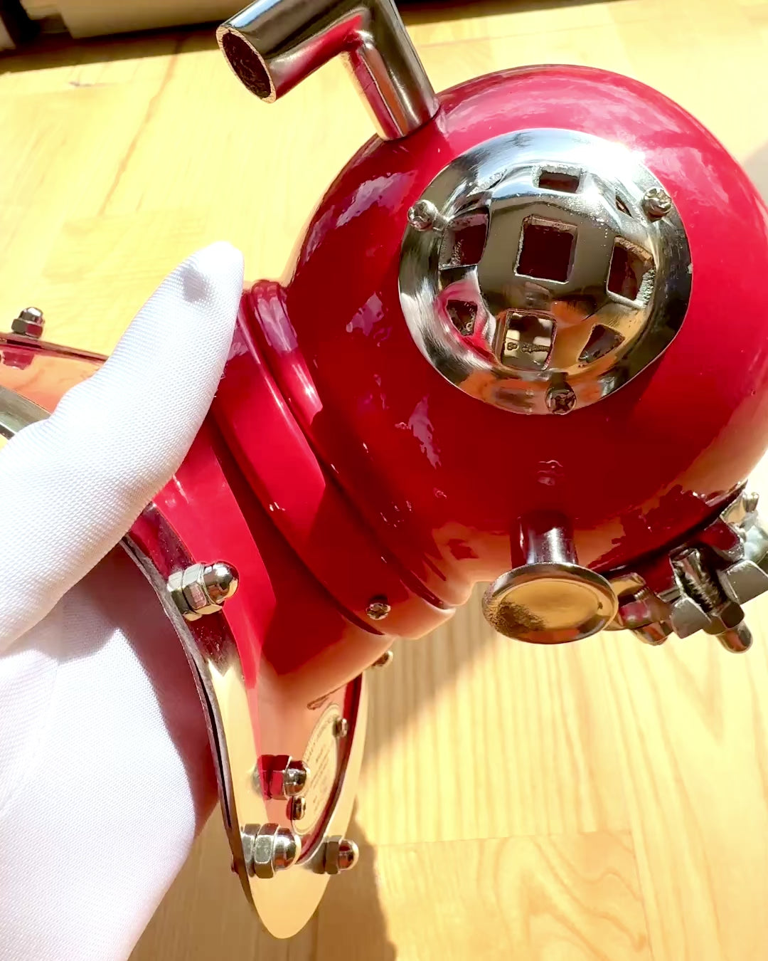 Hełm Odkrywcy Głębin - Edycja Kolekcjonerska z Możliwością Grawerowania, 35 cm, prezent dla strażaka lub nurka