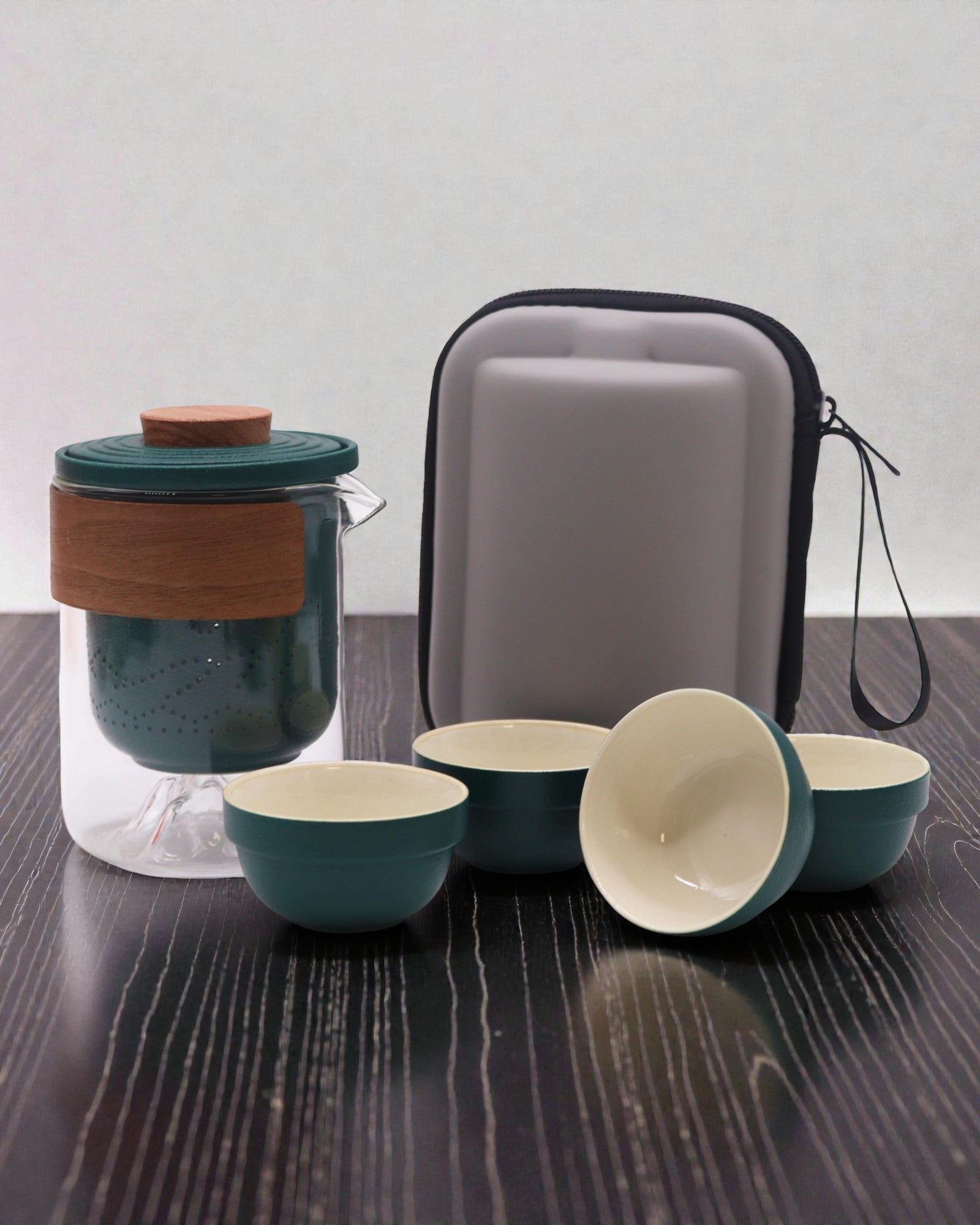 Górska Wyprawa – Turystyczny Zestaw do Herbaty z 4 Filiżankami