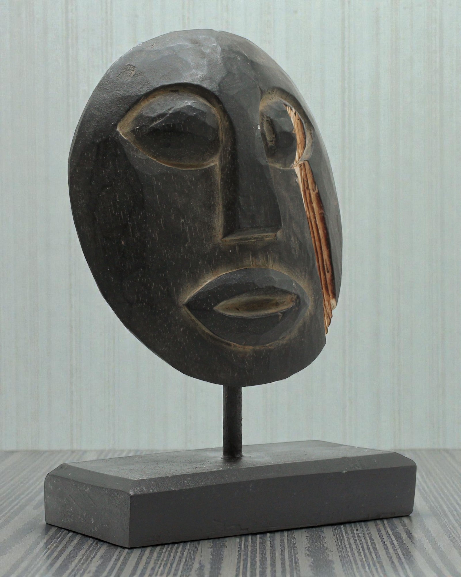 Mască timoreză Gardianul Strămoșilor 27x20 cm – Neagră