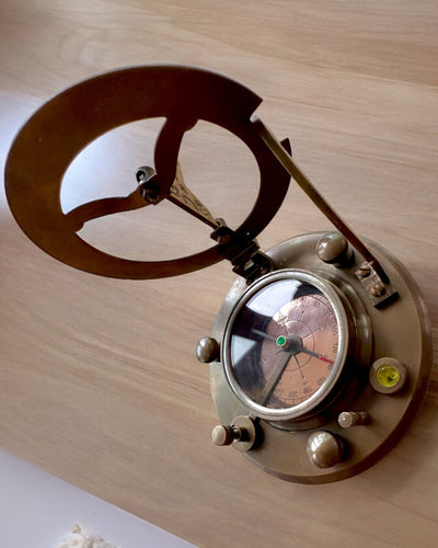 Kompas Kapitański „Odkrywca 2” - możliwość personalizacji grawerem na prezent, 2 warianty kolorystyczne do wyboru